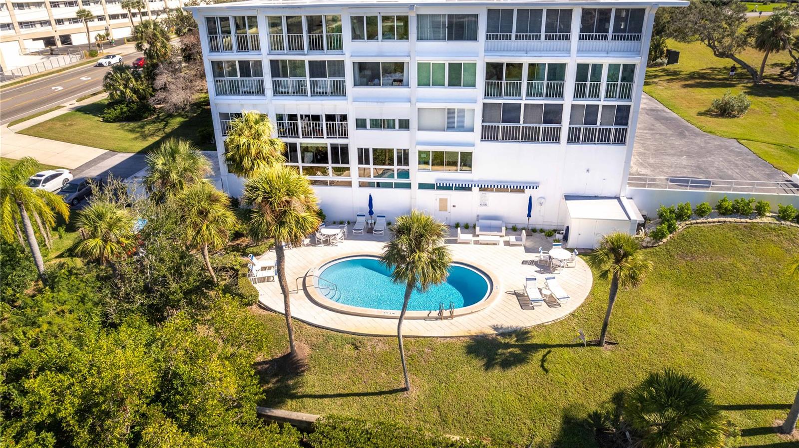 Image 9 of 52 For 50 Harbor View Lane 11