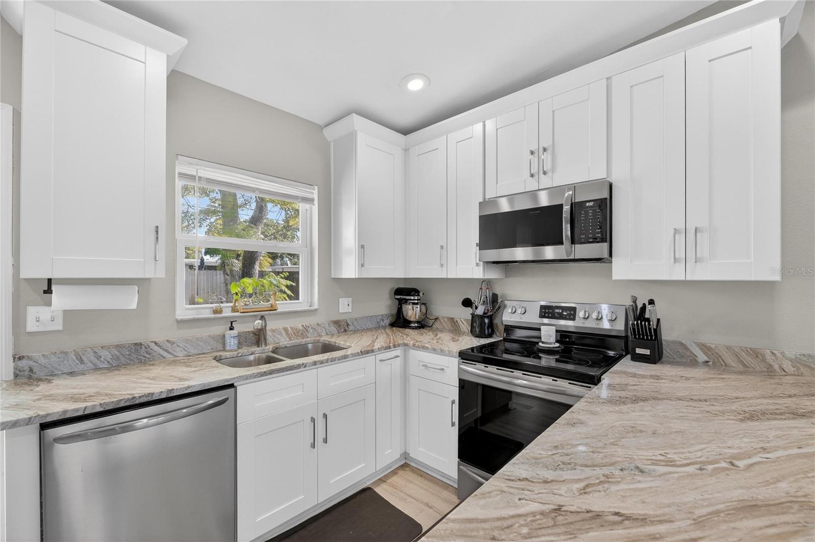 Image 10 of 39 For 8597 Quail Road