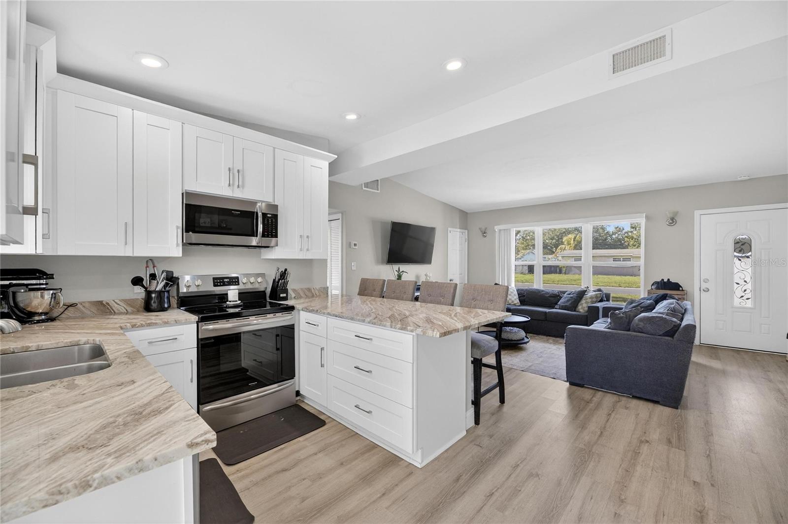 Image 8 of 39 For 8597 Quail Road