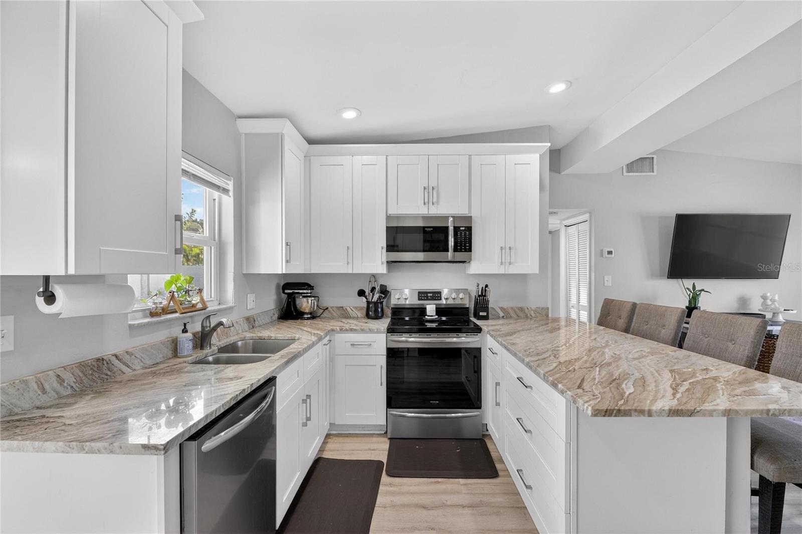 Image 9 of 39 For 8597 Quail Road