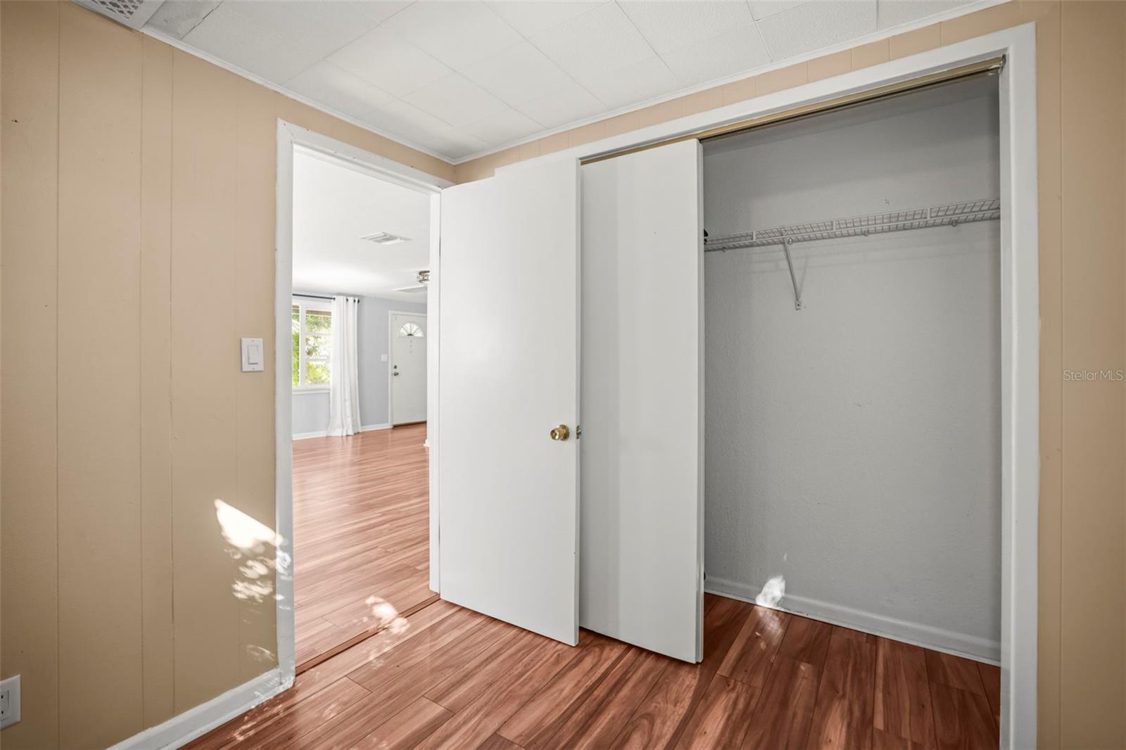 Image 13 of 63 For 1011 Park Drive