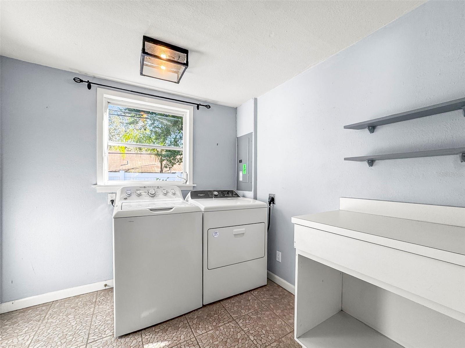 Image 14 of 63 For 1011 Park Drive