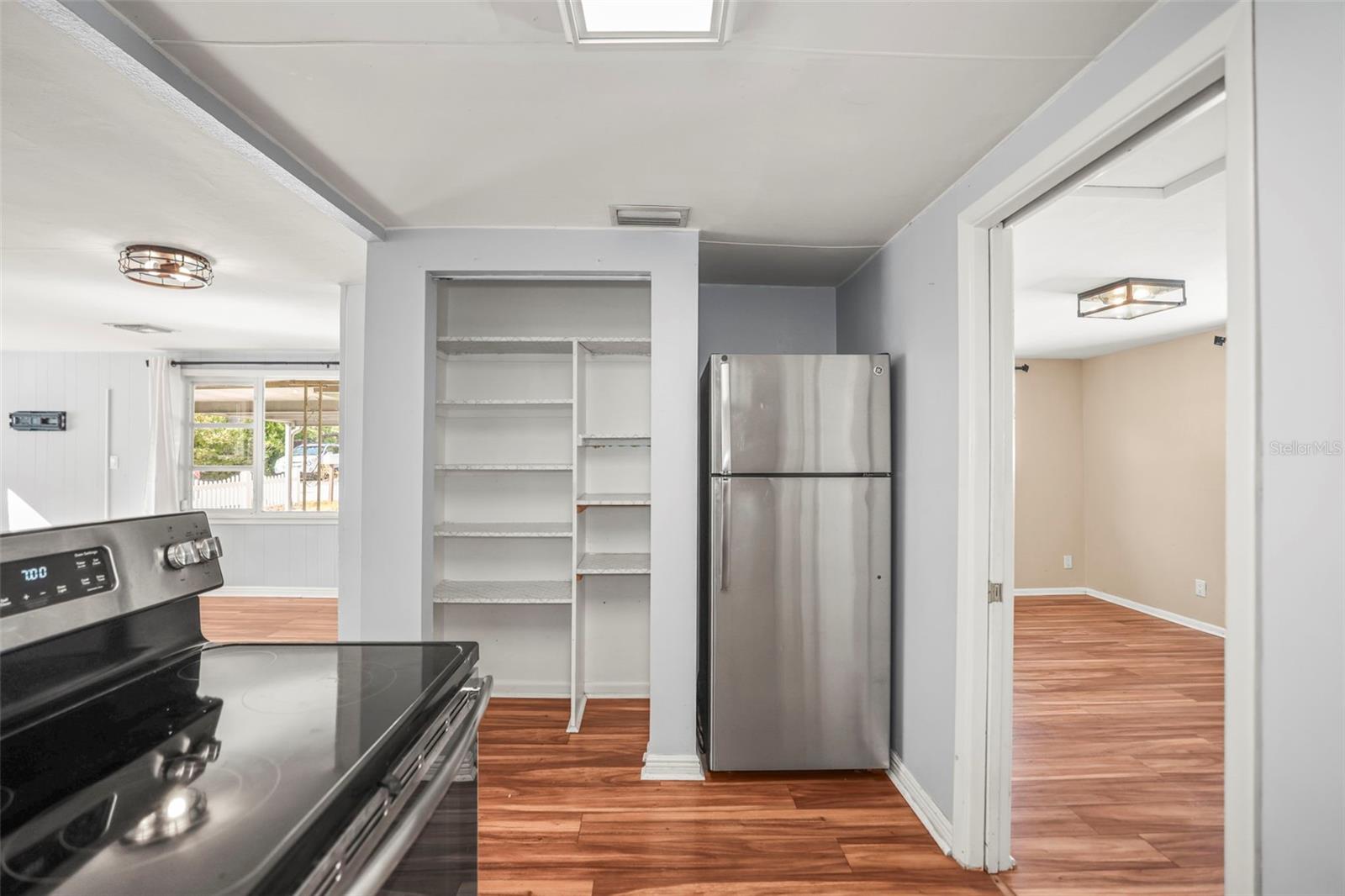 Image 21 of 63 For 1011 Park Drive