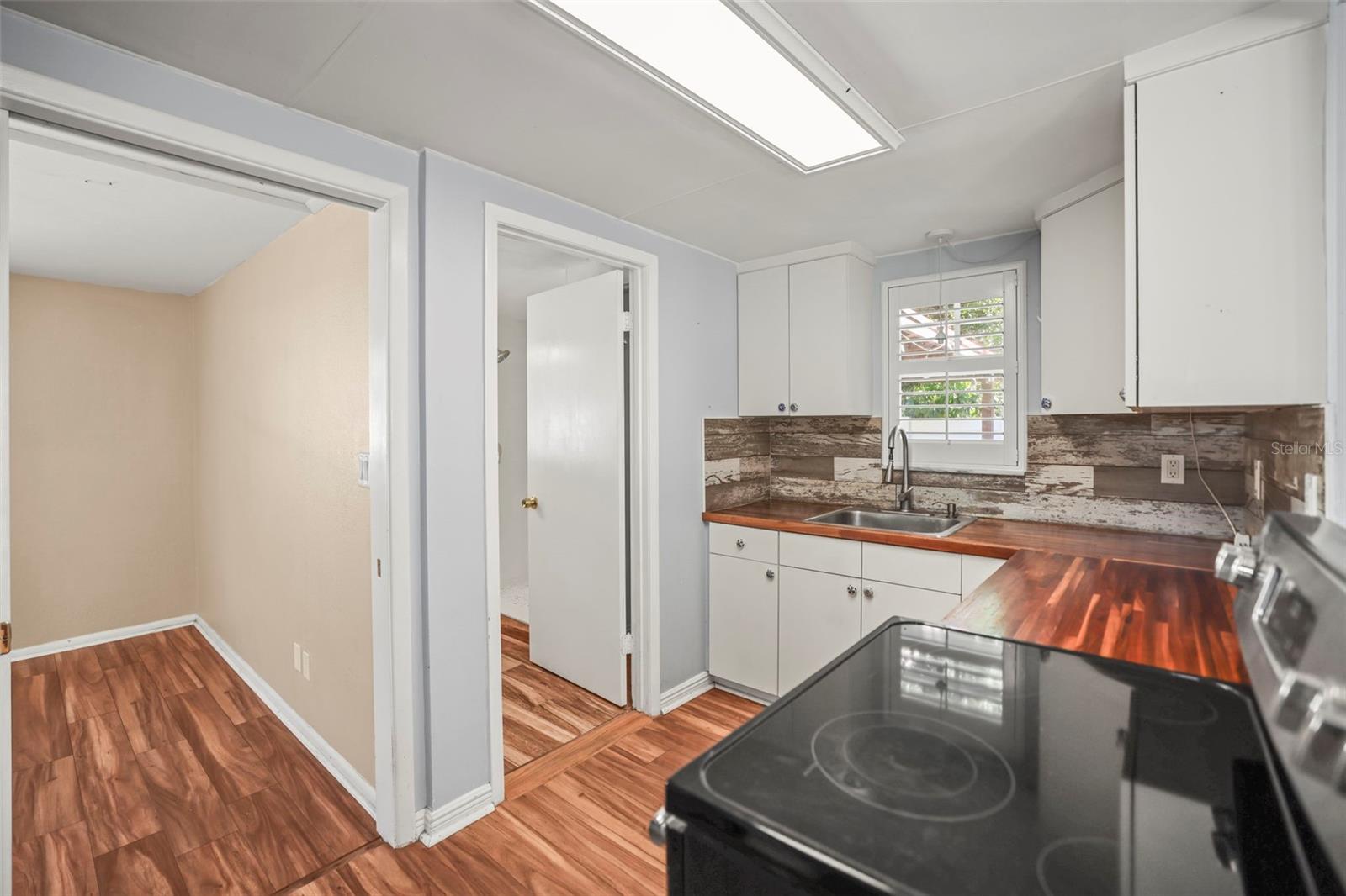 Image 24 of 63 For 1011 Park Drive