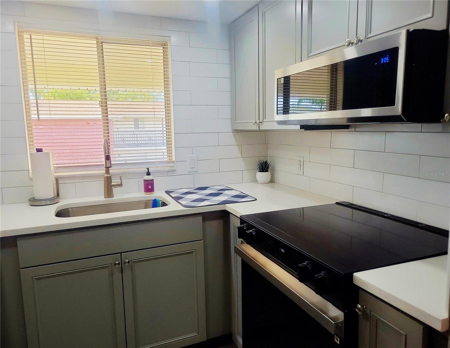 Image 9 of 17 For 4580 Overlook Drive Ne 297