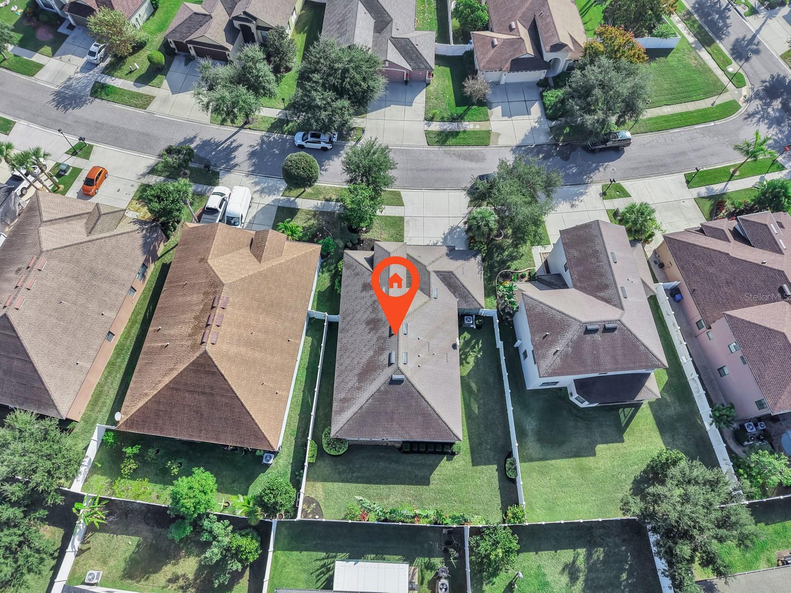 Listing photo id 0 for 7109 Spindle Tree Lane