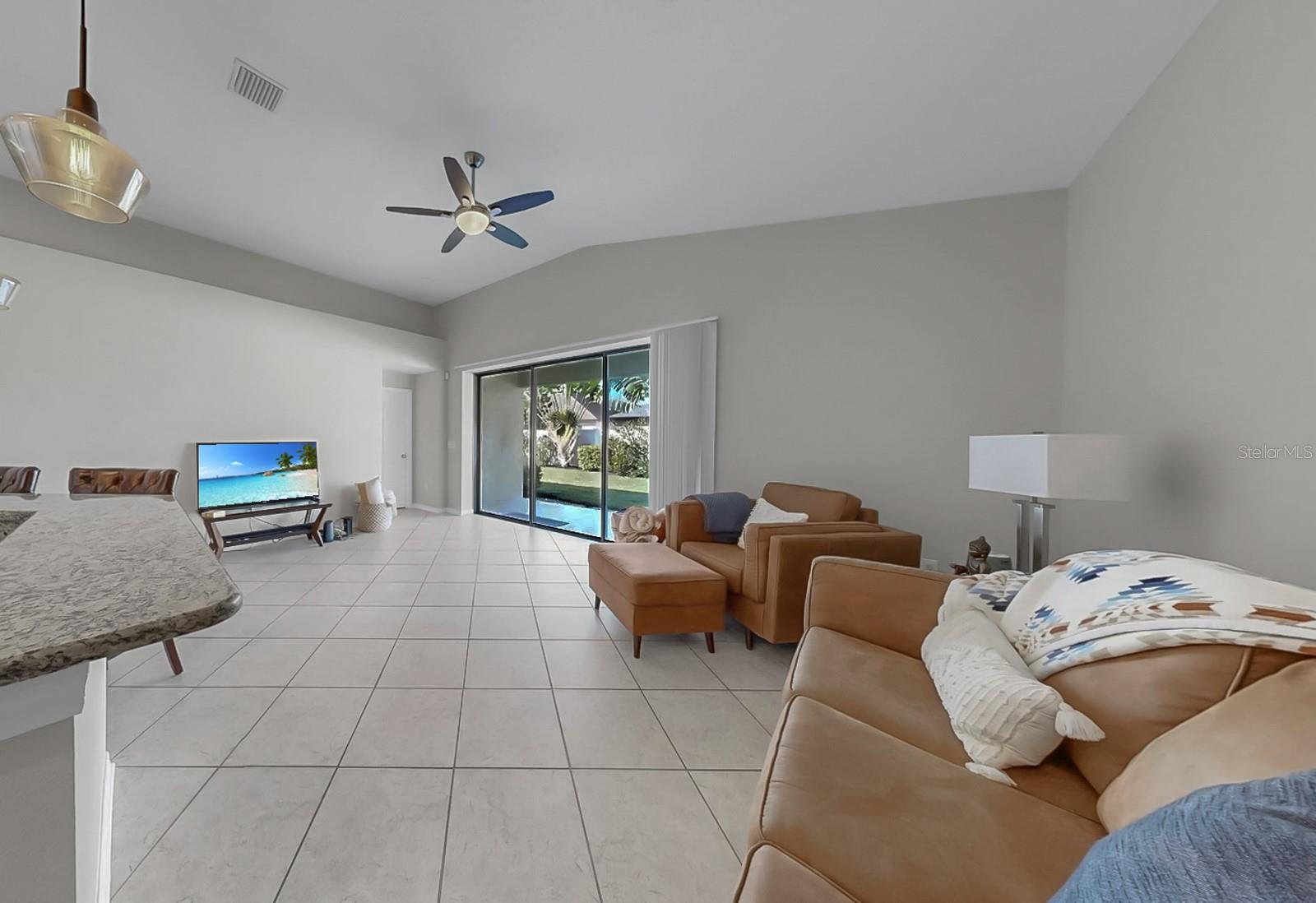 Listing photo id 25 for 7109 Spindle Tree Lane