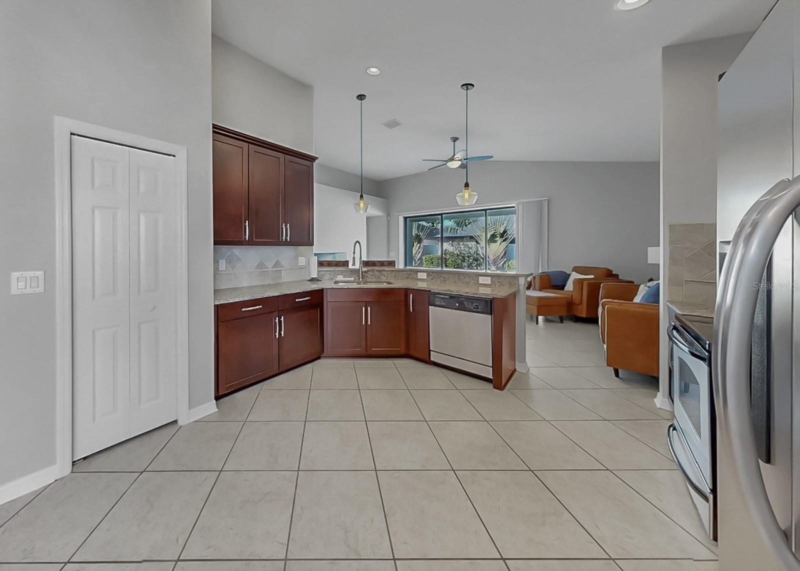 Listing photo id 29 for 7109 Spindle Tree Lane