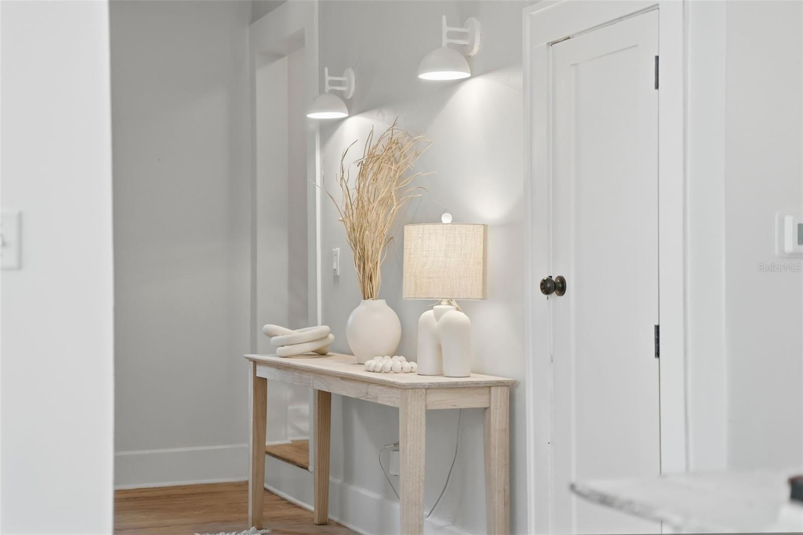 Image 18 of 49 For 246 19th Ave Ne