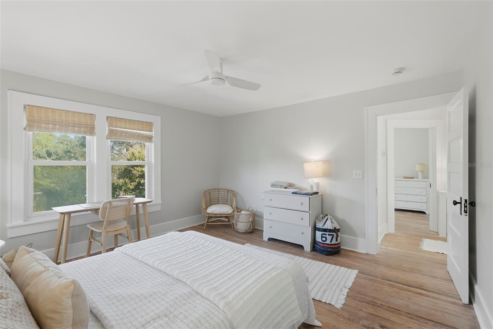 Image 22 of 49 For 246 19th Ave Ne