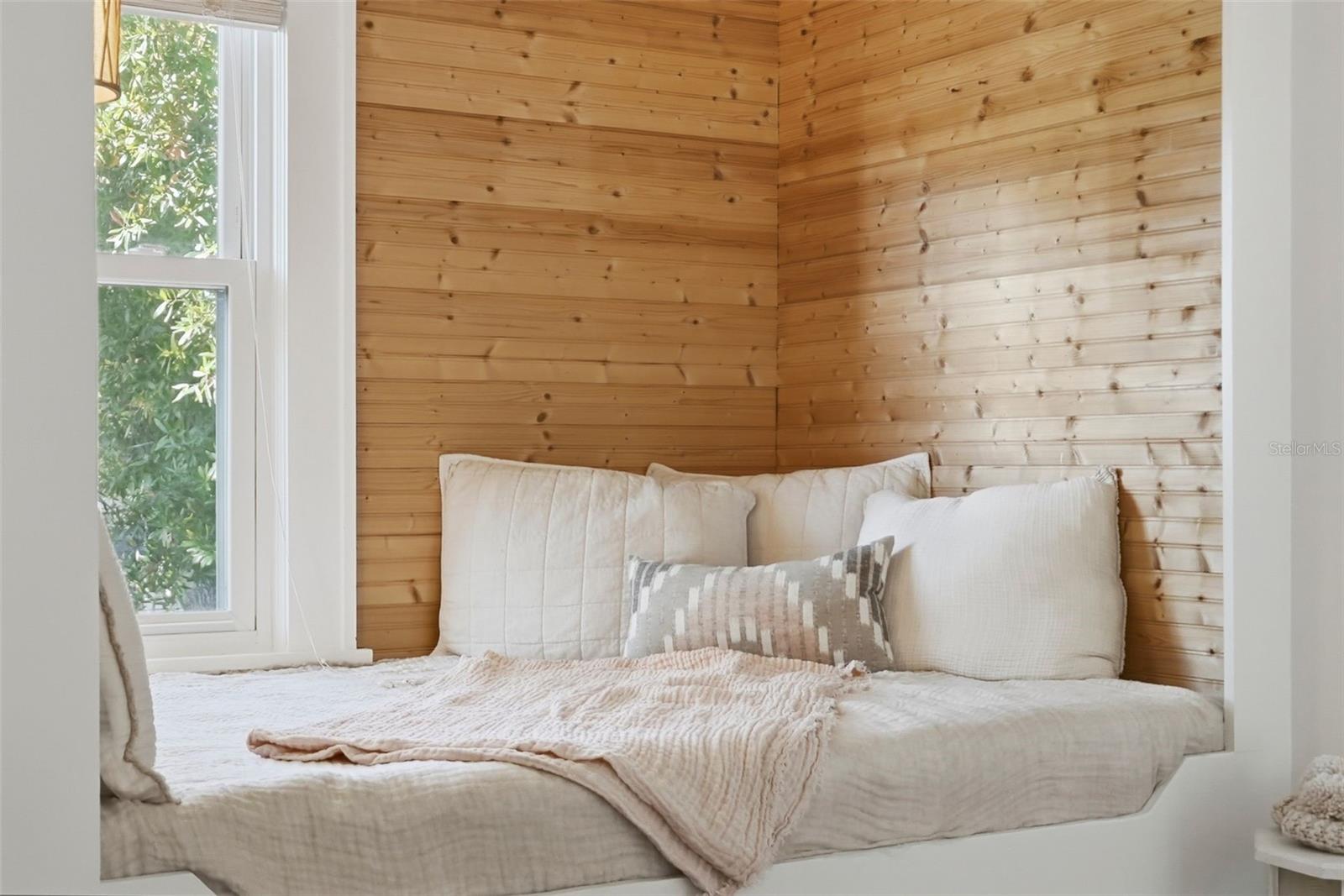 Image 26 of 49 For 246 19th Ave Ne