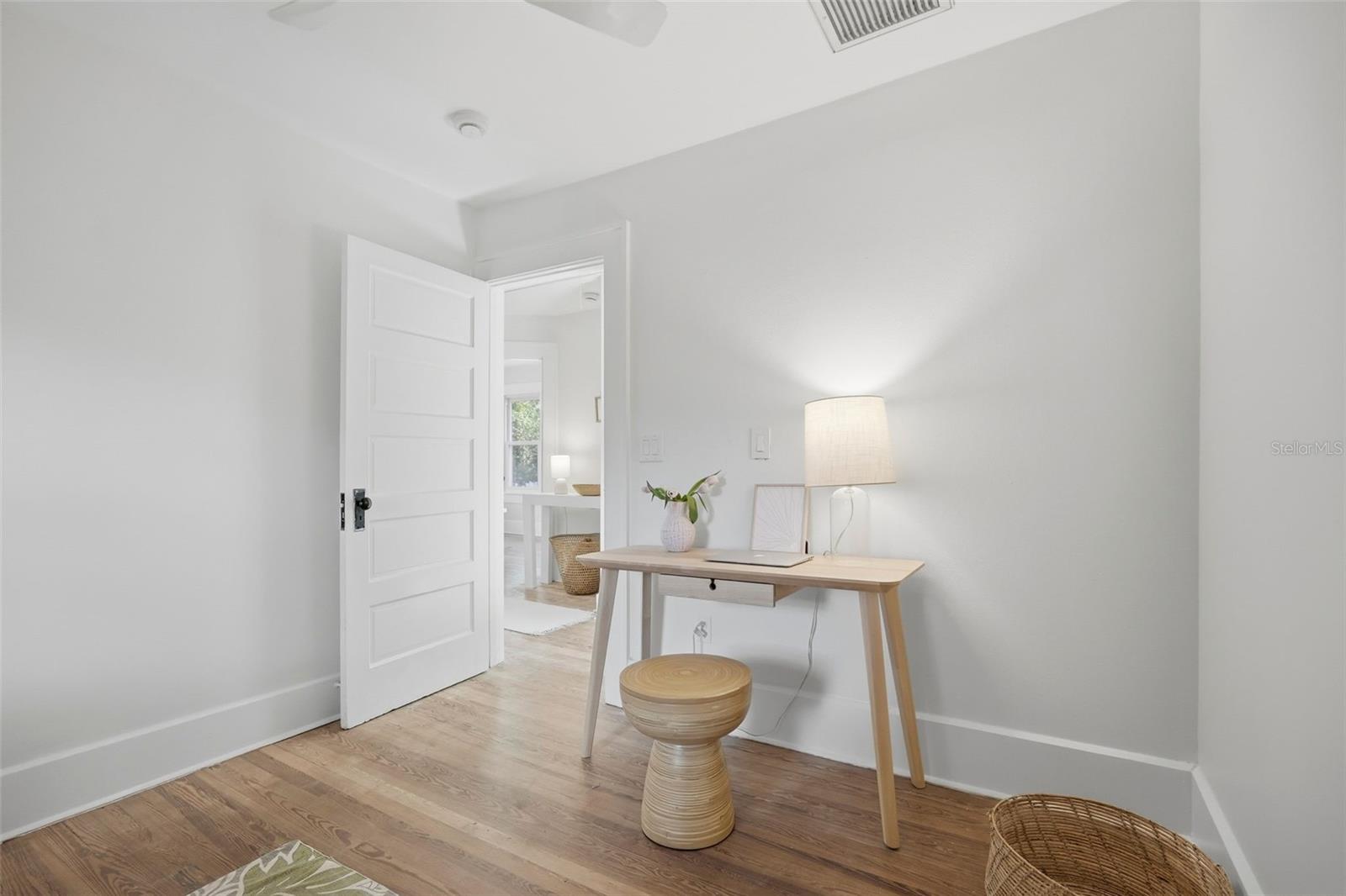 Image 29 of 49 For 246 19th Ave Ne