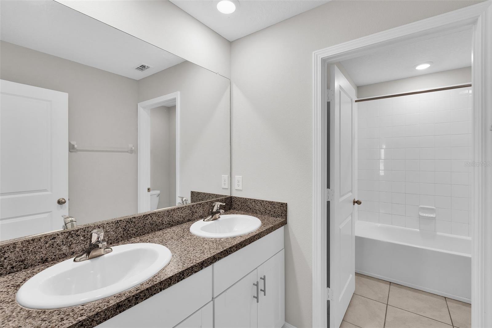 Image 32 of 57 For 5204 White Chicory Drive