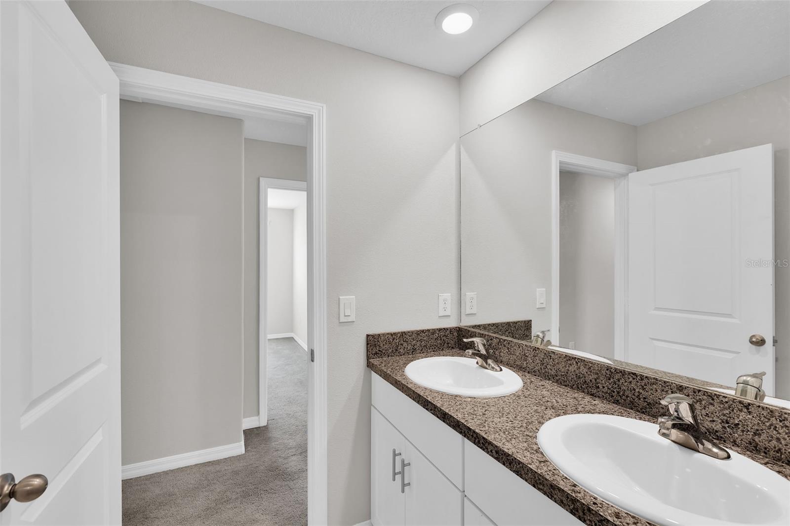 Image 33 of 57 For 5204 White Chicory Drive