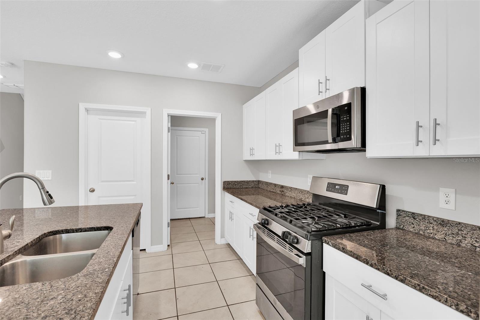 Image 9 of 57 For 5204 White Chicory Drive