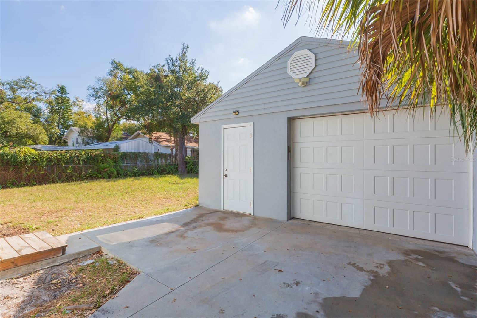 Listing photo id 19 for 218 Jean Street