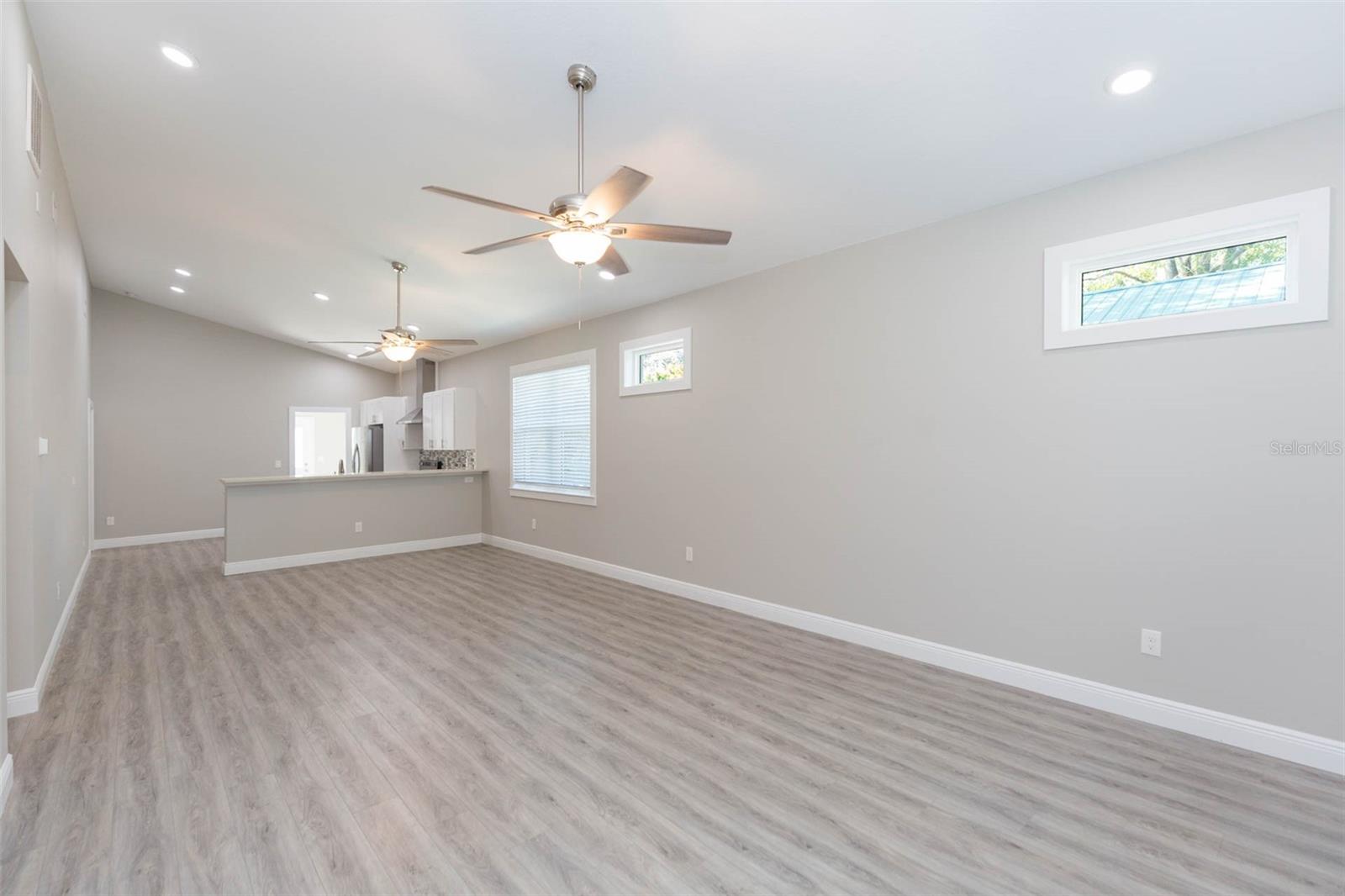 Listing photo id 1 for 218 Jean Street