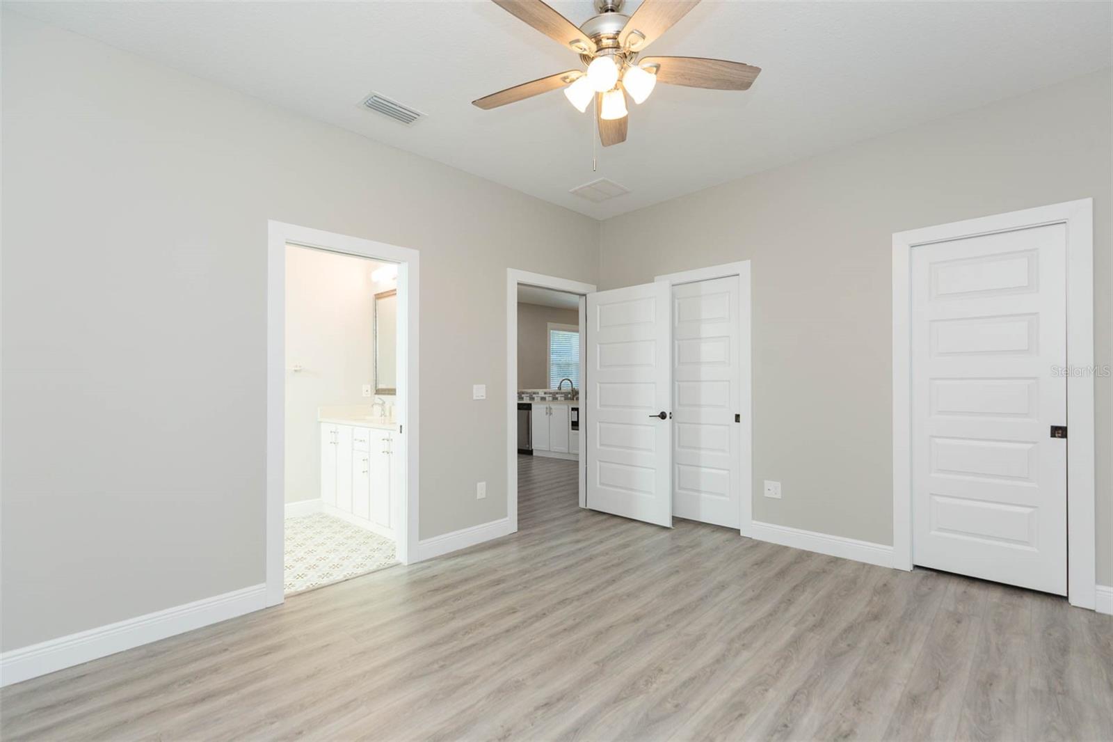 Listing photo id 6 for 218 Jean Street