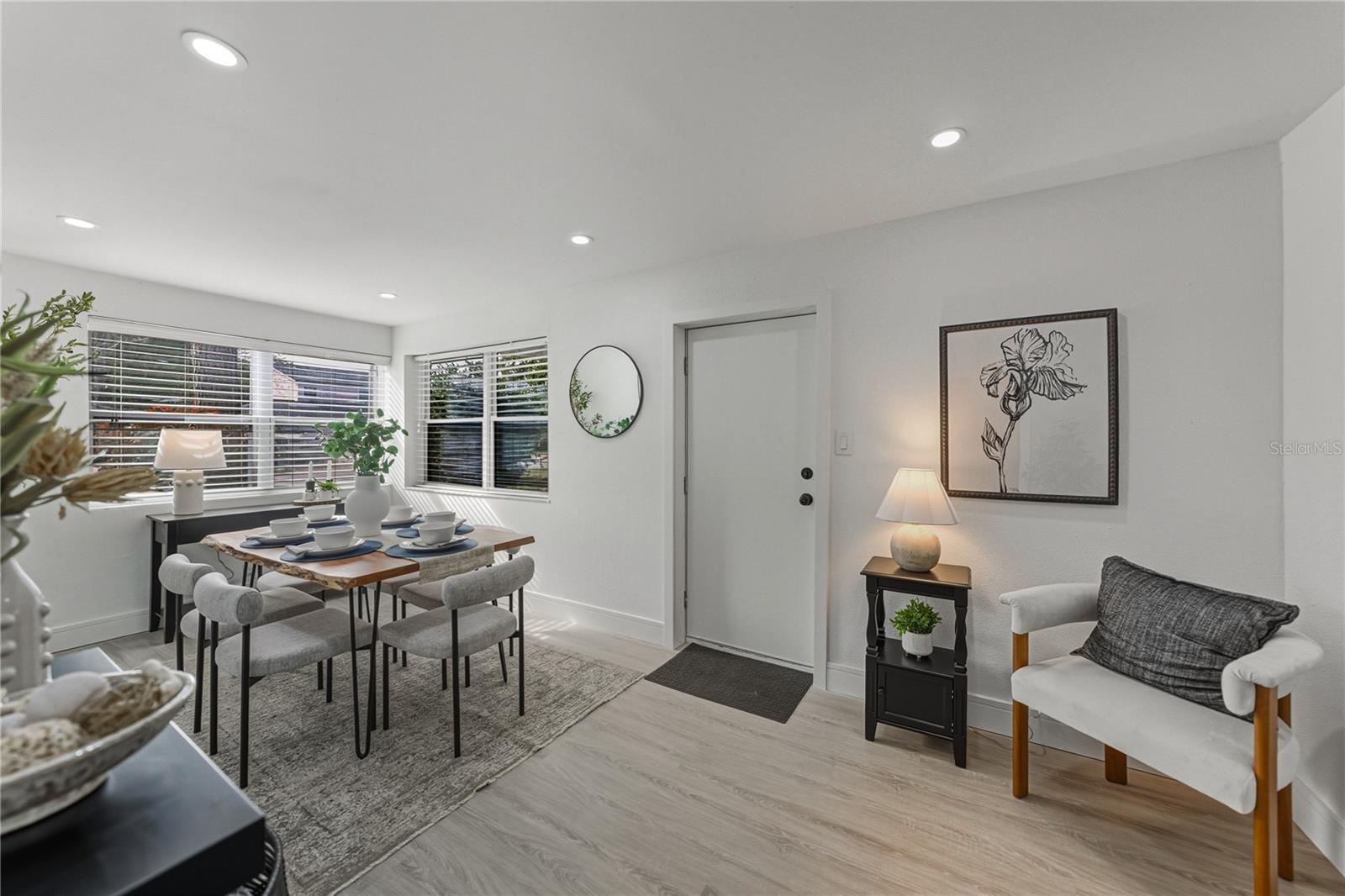 Image 16 of 72 For 4105 Bay Villa Avenue