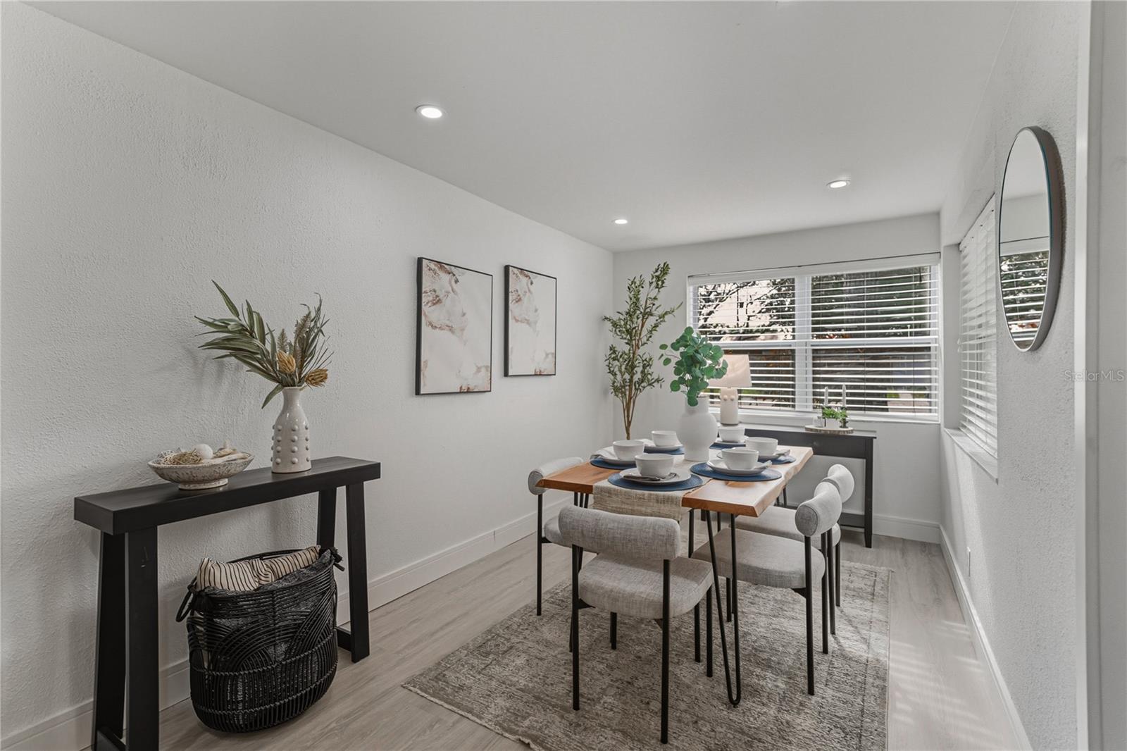 Image 17 of 72 For 4105 Bay Villa Avenue