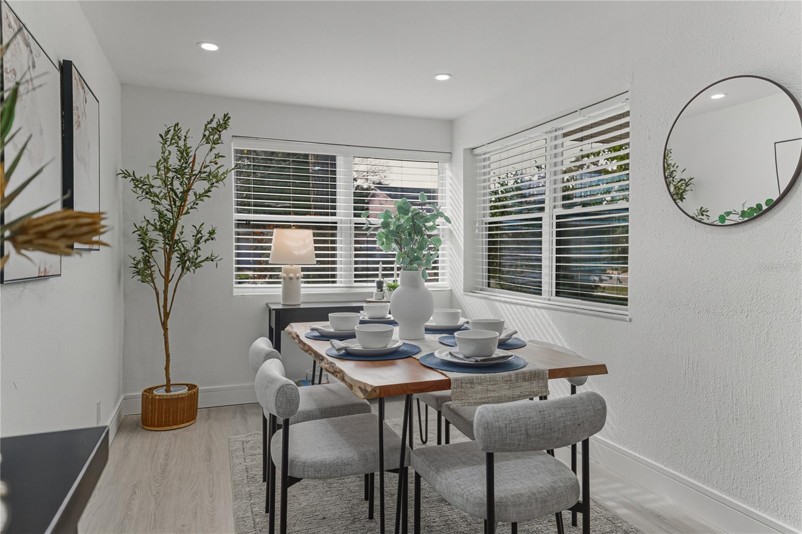 Image 18 of 72 For 4105 Bay Villa Avenue