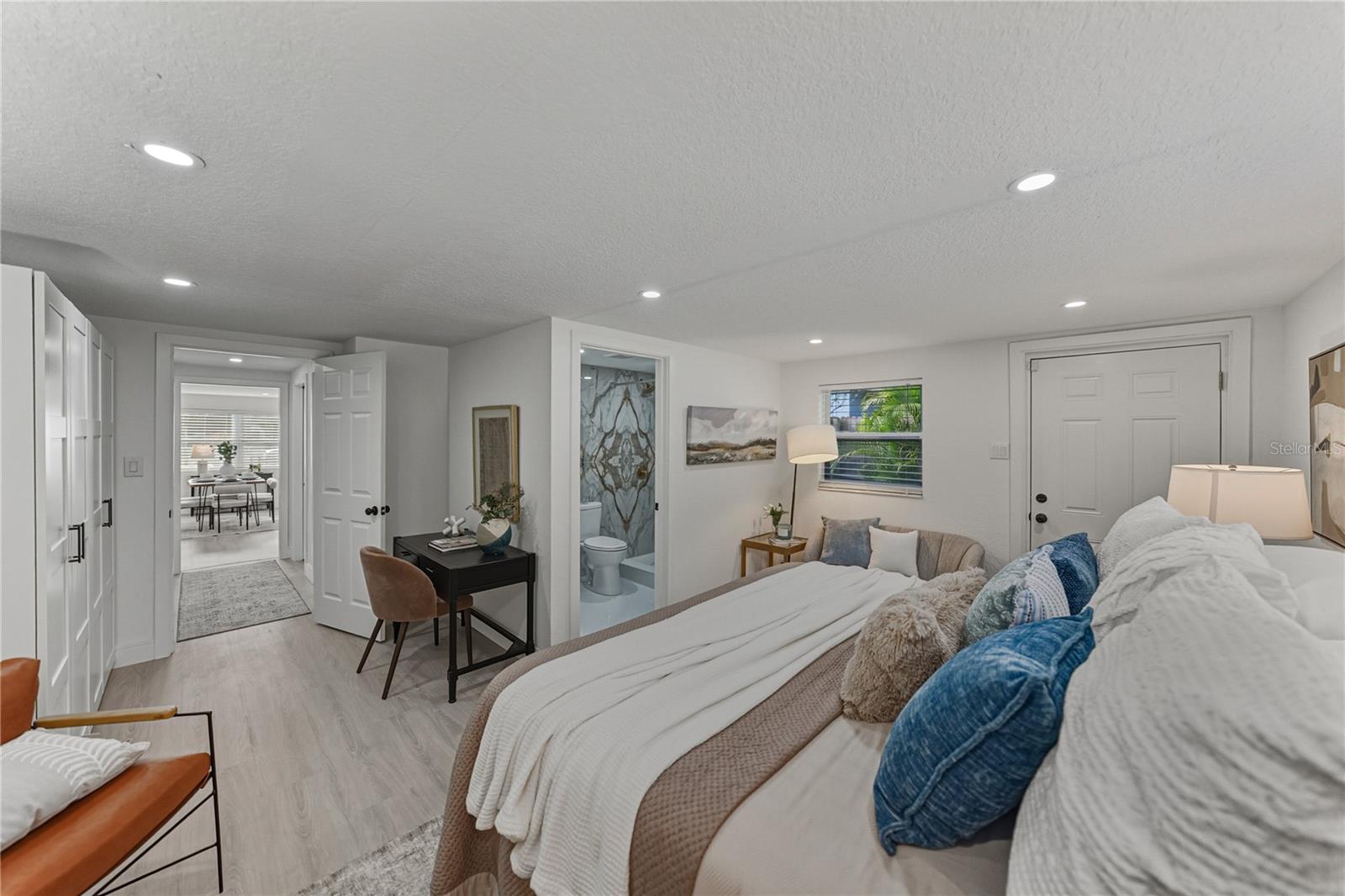 Image 24 of 72 For 4105 Bay Villa Avenue