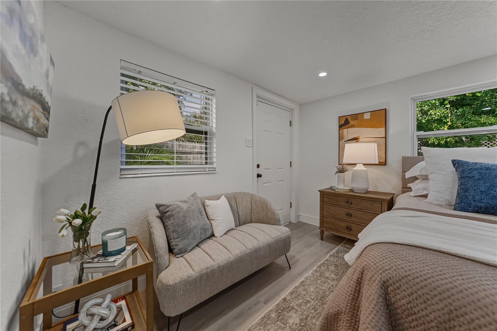 Image 25 of 72 For 4105 Bay Villa Avenue