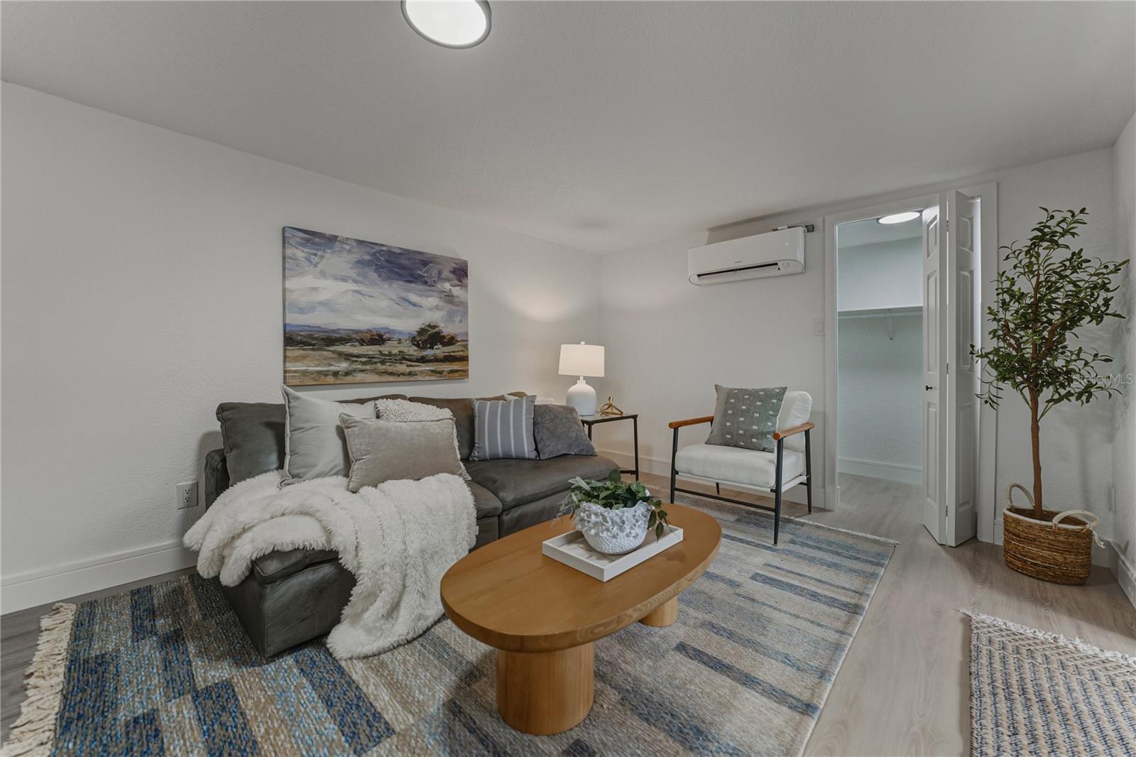 Image 33 of 72 For 4105 Bay Villa Avenue