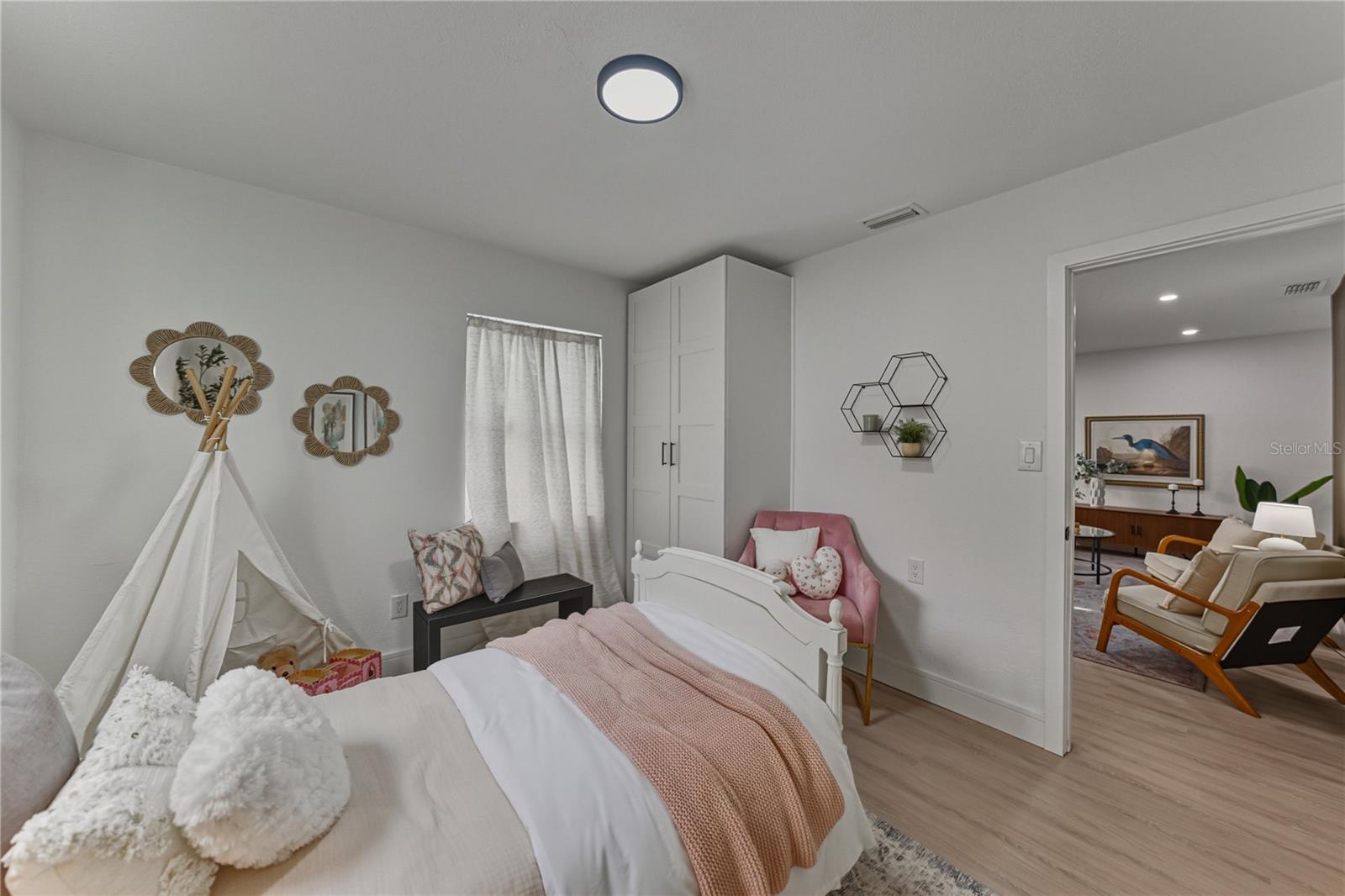 Image 36 of 72 For 4105 Bay Villa Avenue