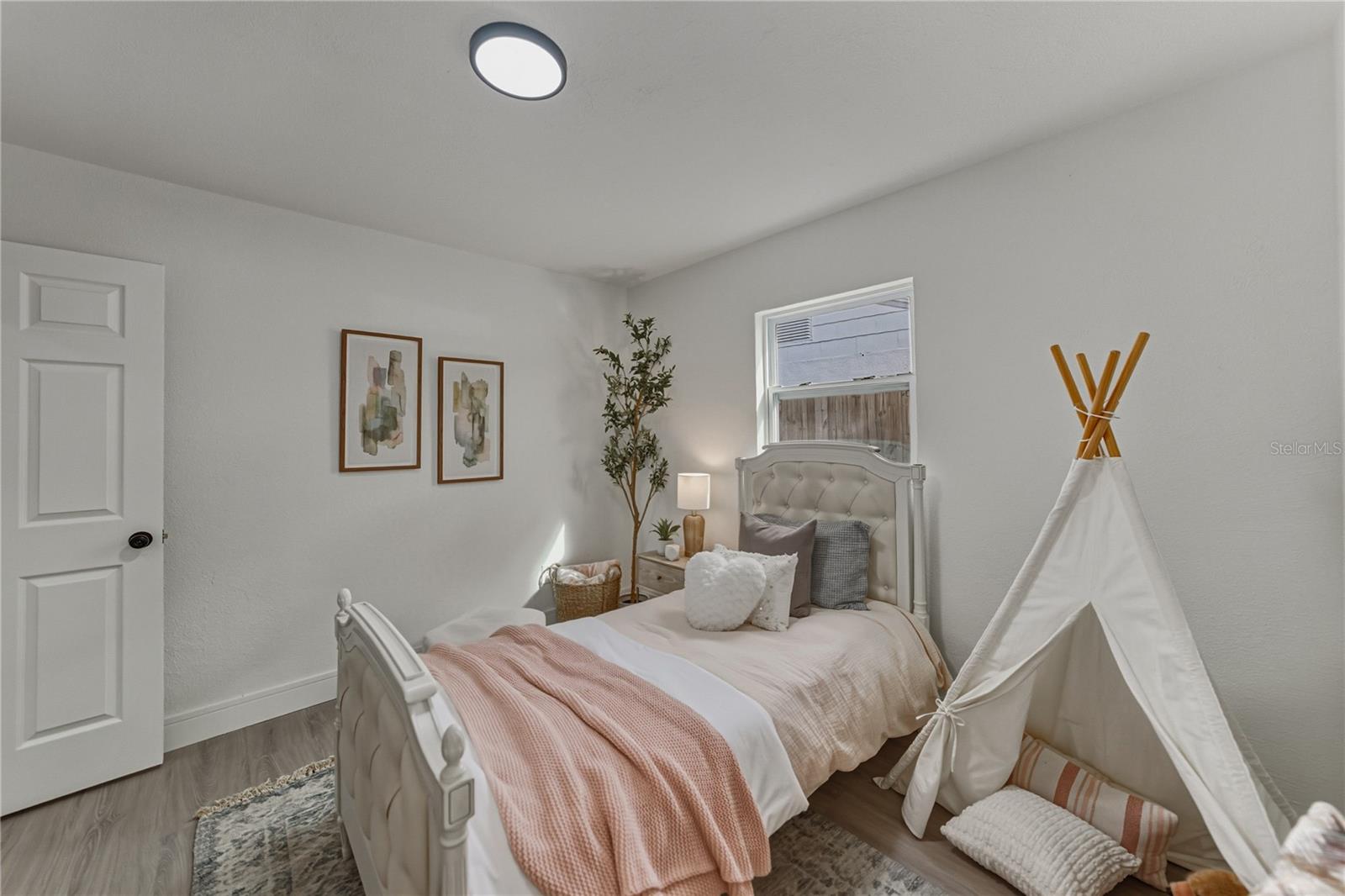 Image 37 of 72 For 4105 Bay Villa Avenue