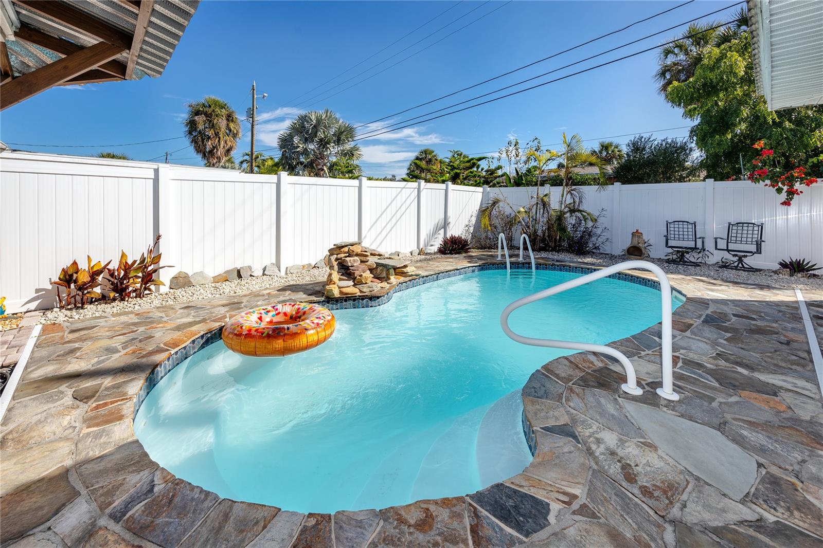 Image 28 of 40 For 8851 Gulf Boulevard