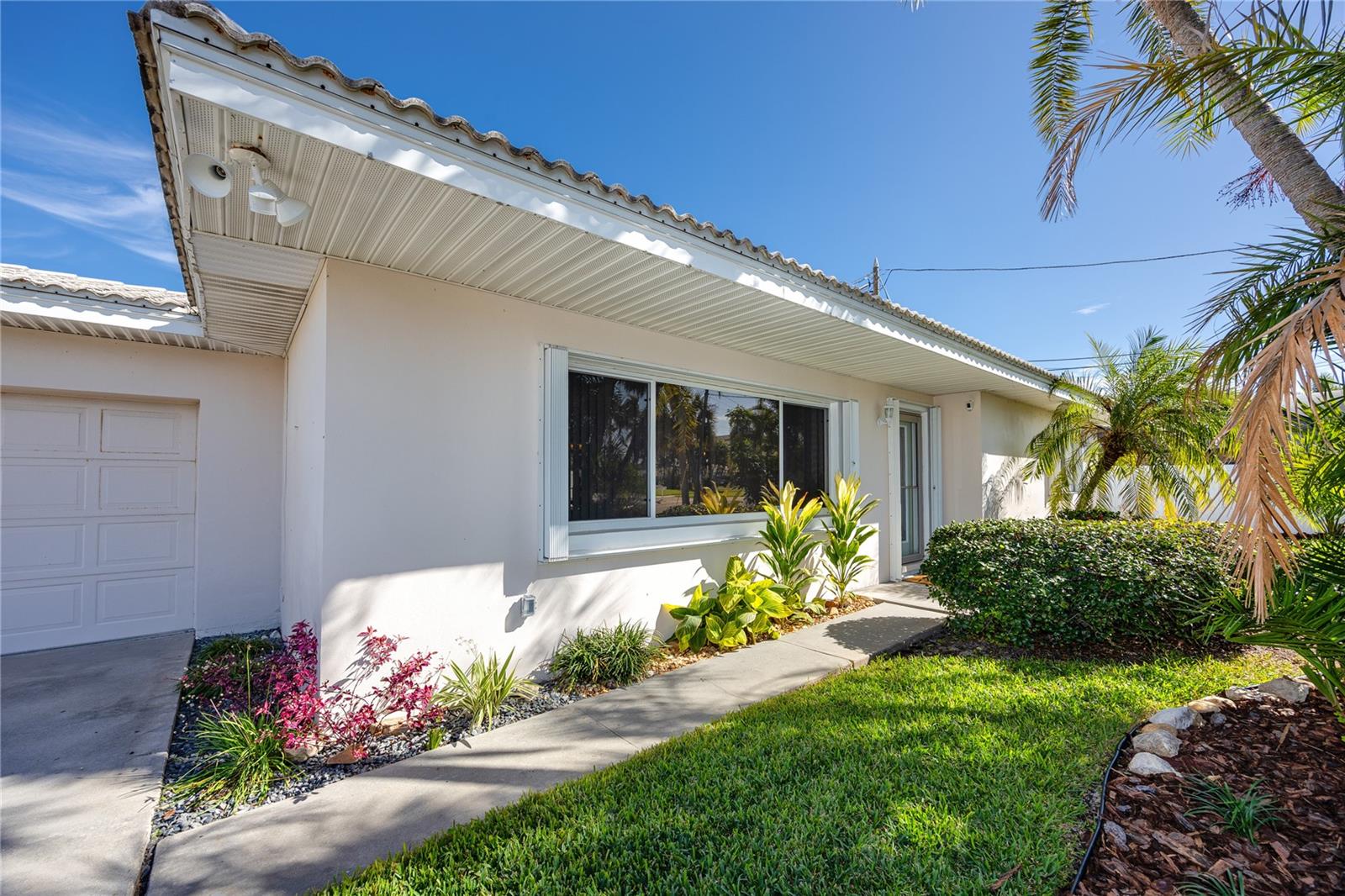 Image 6 of 40 For 8851 Gulf Boulevard