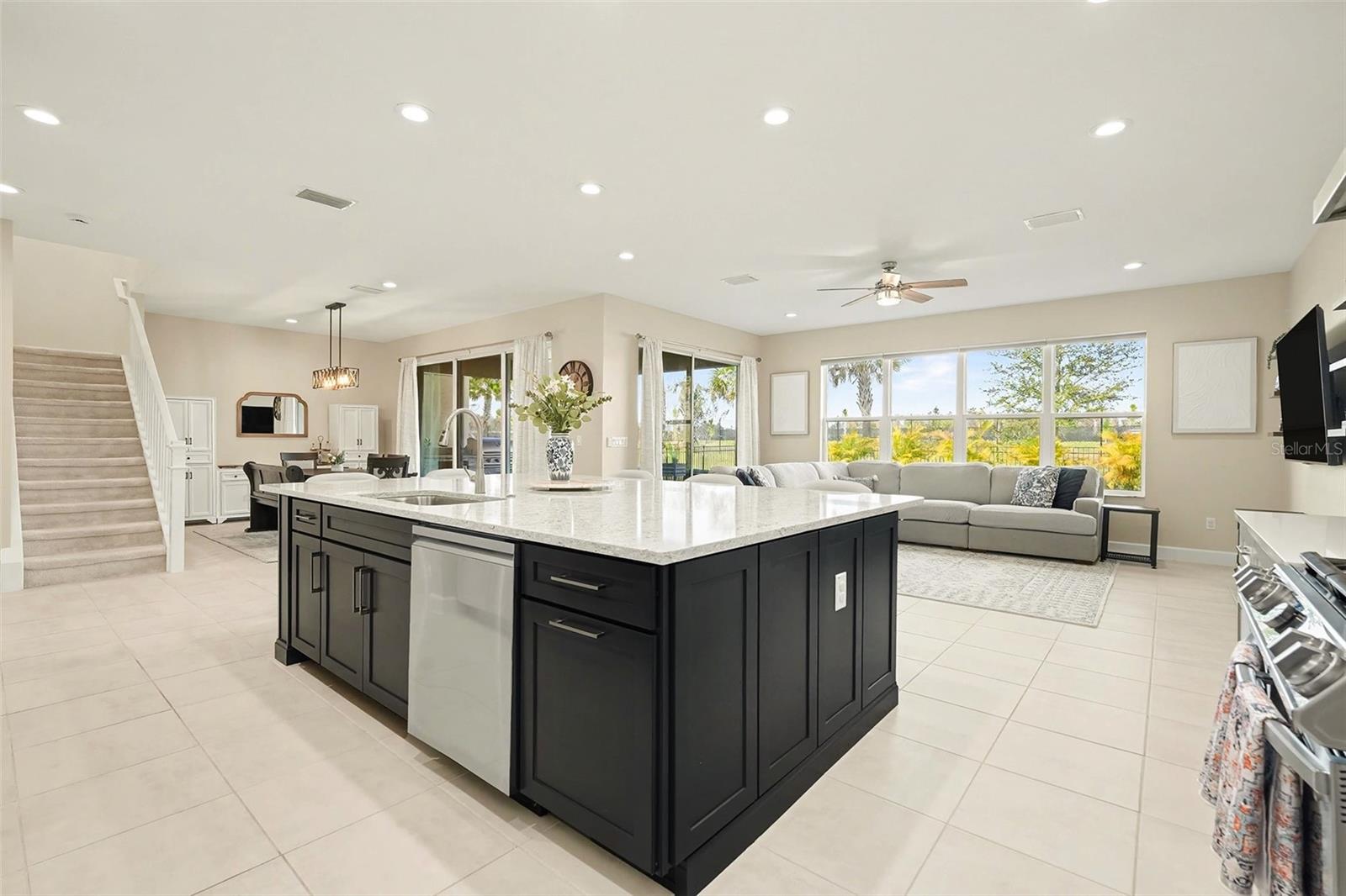 Image 16 of 50 For 32745 Tamarind Grove Lane