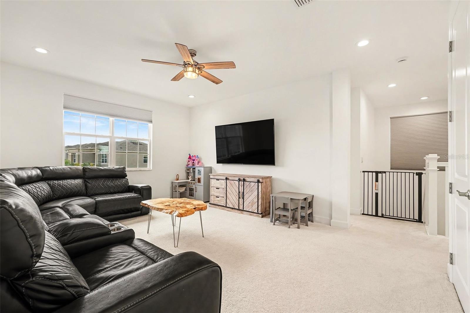 Image 21 of 50 For 32745 Tamarind Grove Lane