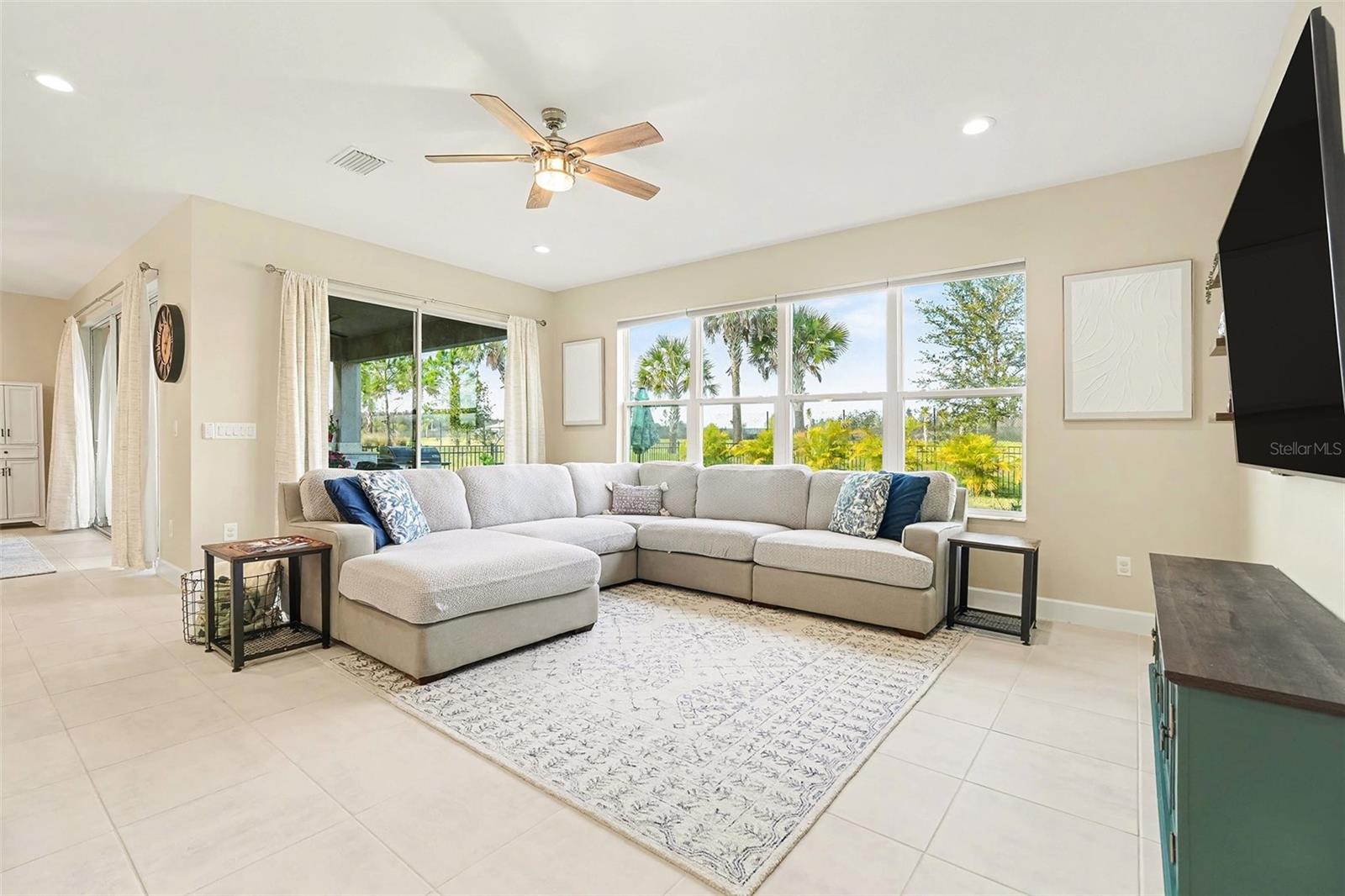 Image 5 of 50 For 32745 Tamarind Grove Lane