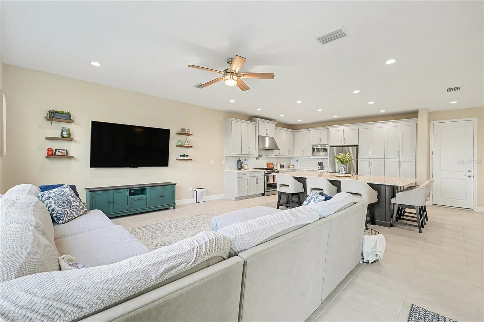 Image 8 of 50 For 32745 Tamarind Grove Lane