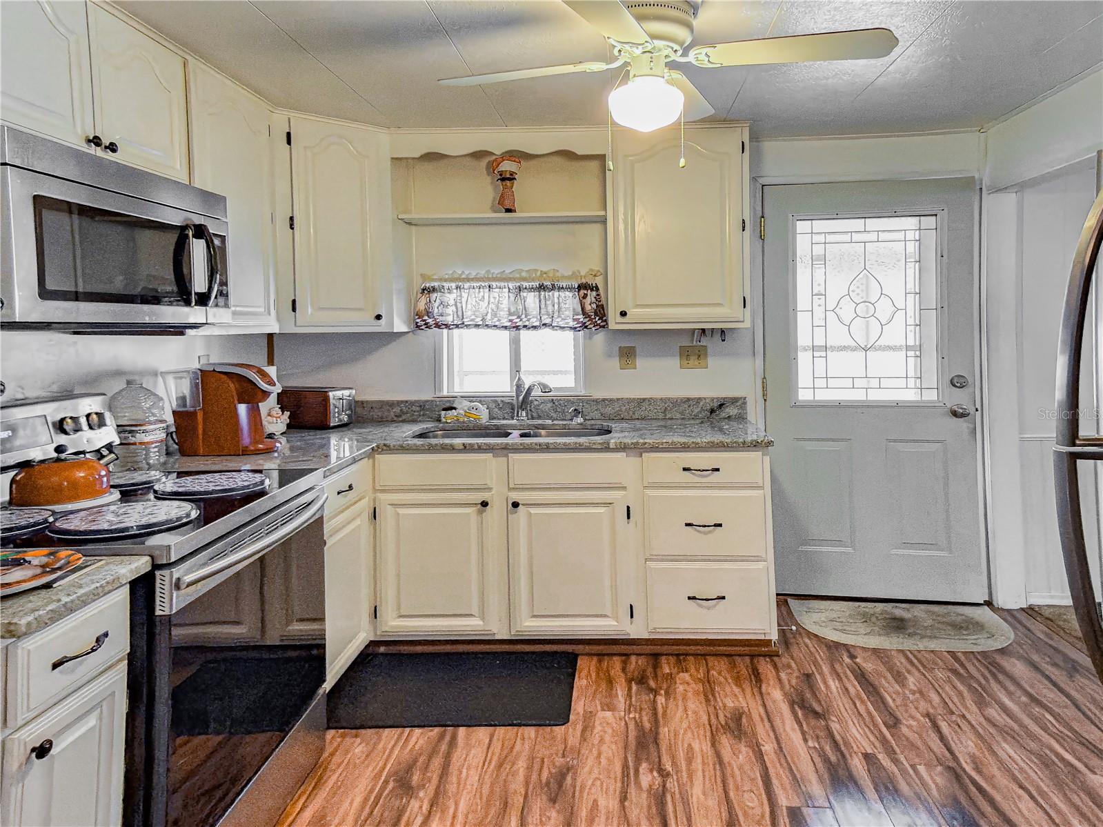 Image 7 of 22 For 37331 Hammond Drive