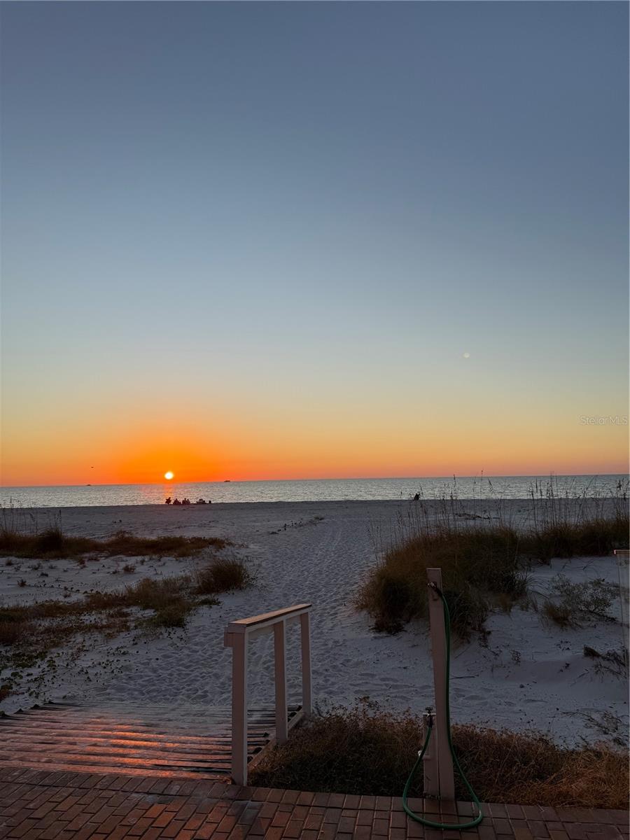 Image 6 of 12 For 880 Mandalay Avenue C410