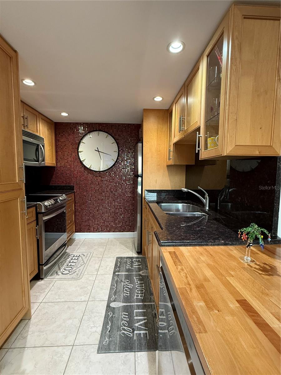 Image 9 of 12 For 880 Mandalay Avenue C410