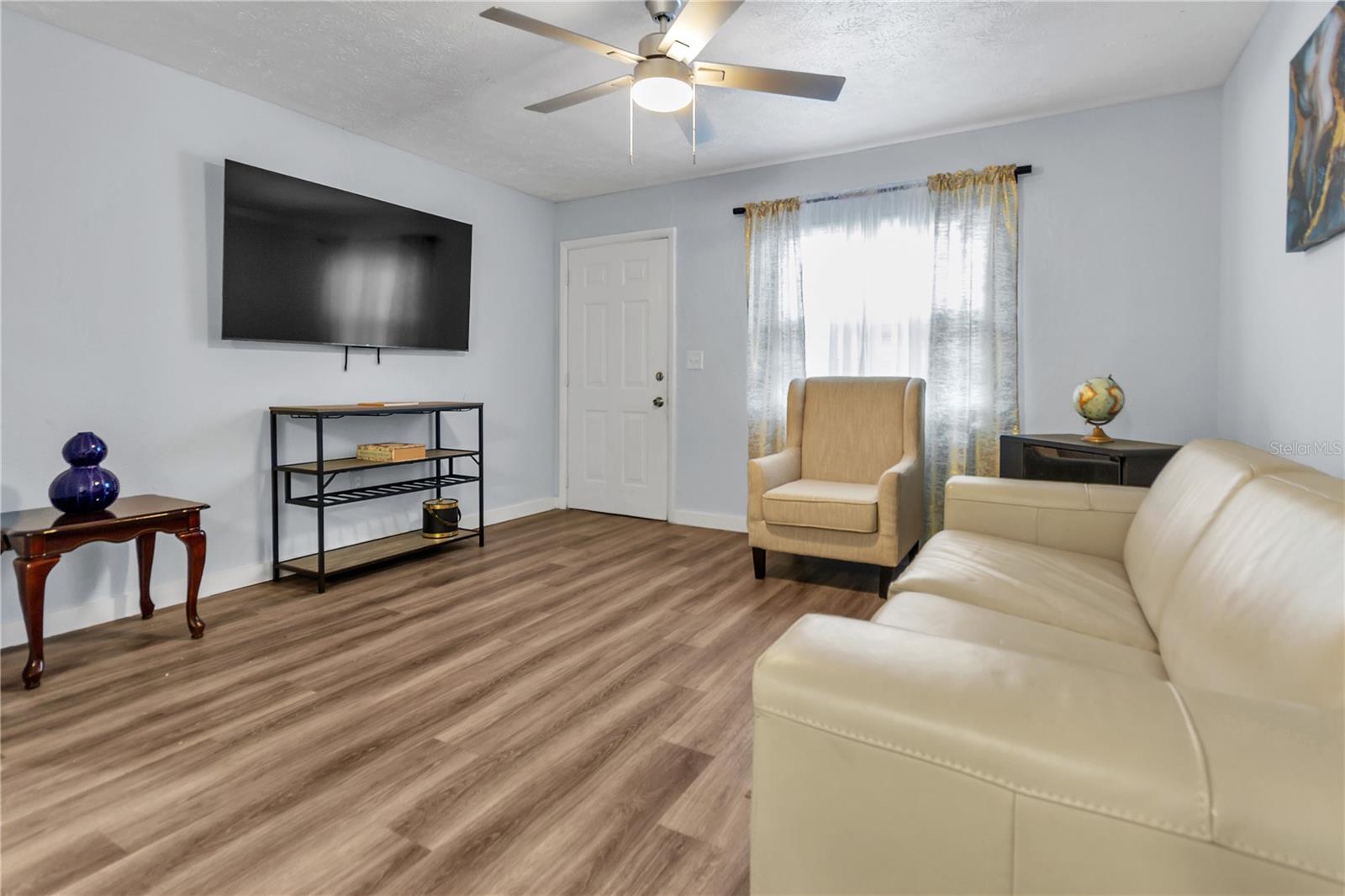 Listing photo id 14 for 4913 Temple Heights Road A