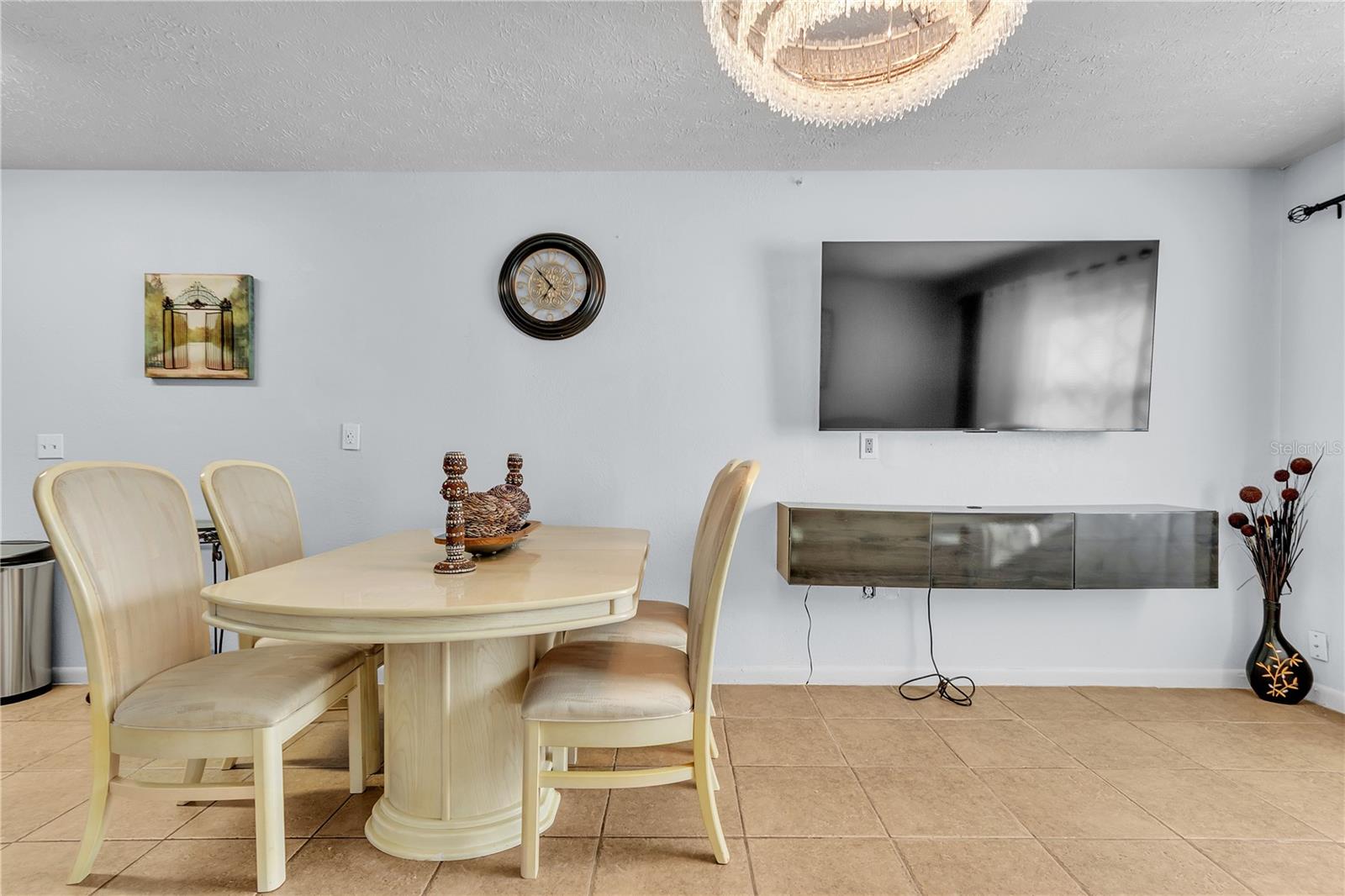 Listing photo id 25 for 4913 Temple Heights Road A