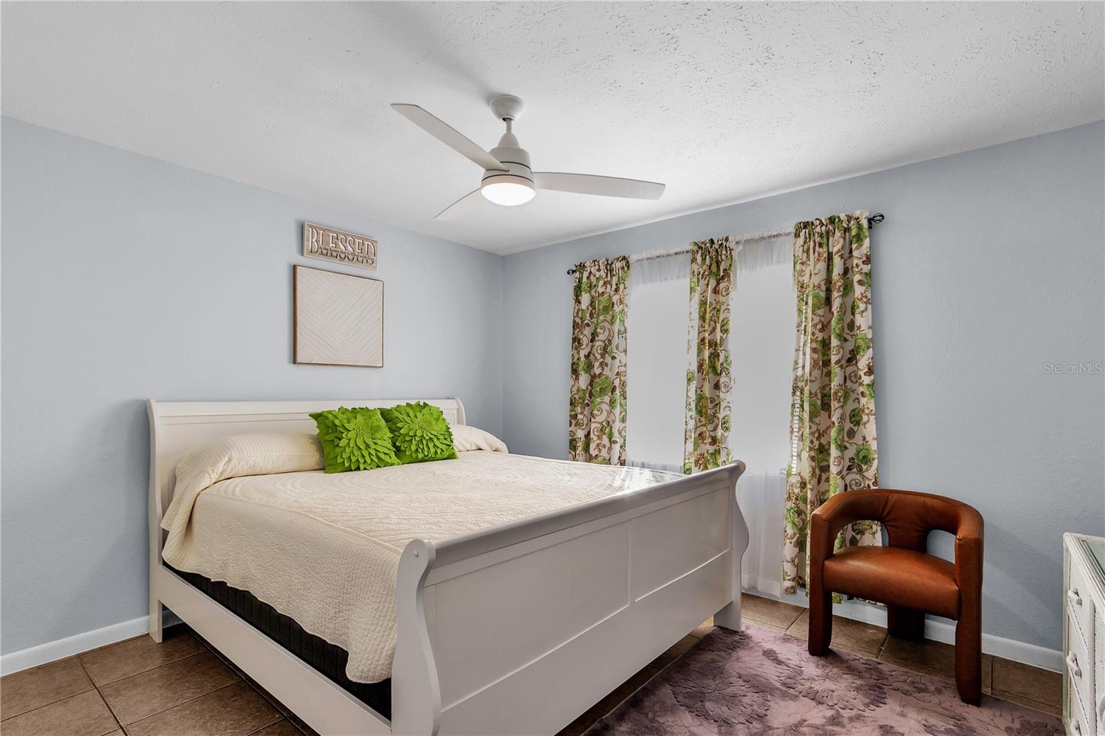 Listing photo id 7 for 4913 Temple Heights Road A