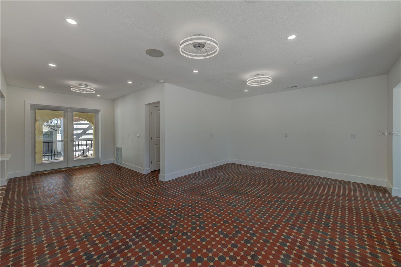 Image 17 of 30 For 16245 Gulf Boulevard