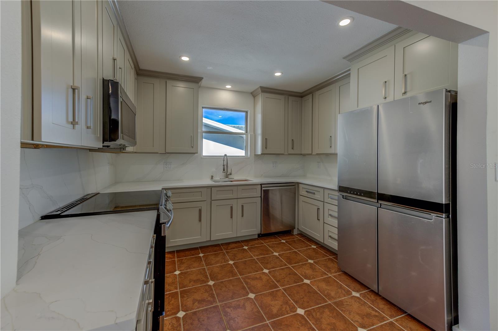 Image 21 of 30 For 16245 Gulf Boulevard