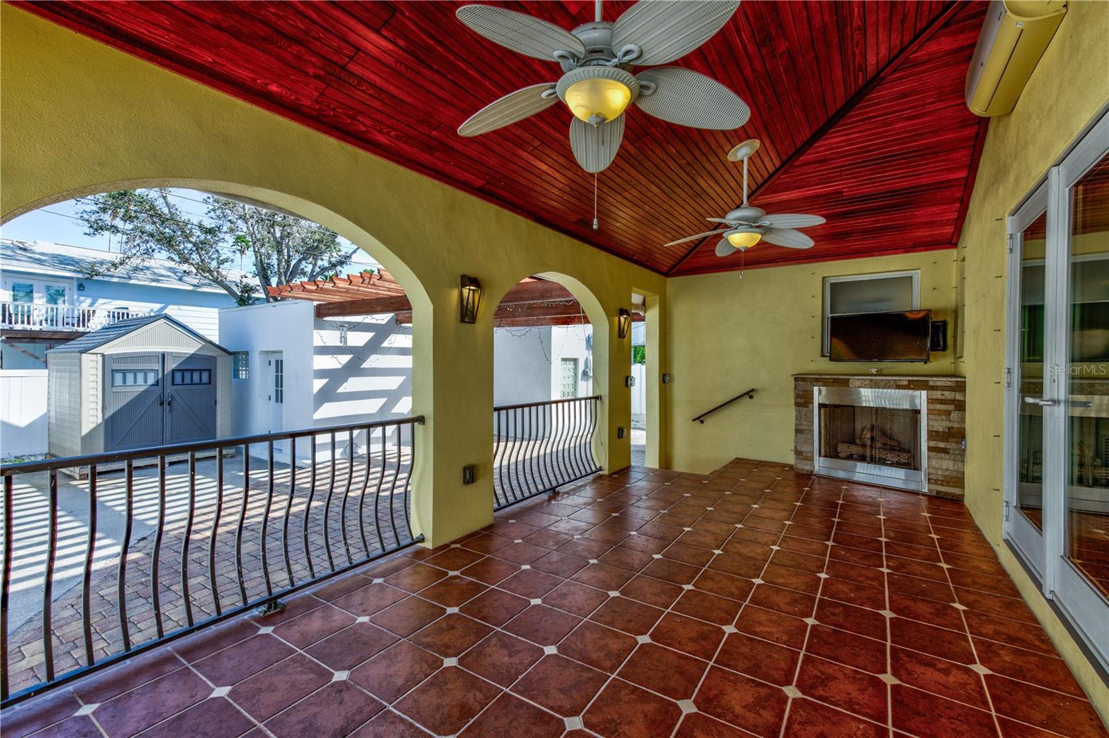 Image 7 of 30 For 16245 Gulf Boulevard