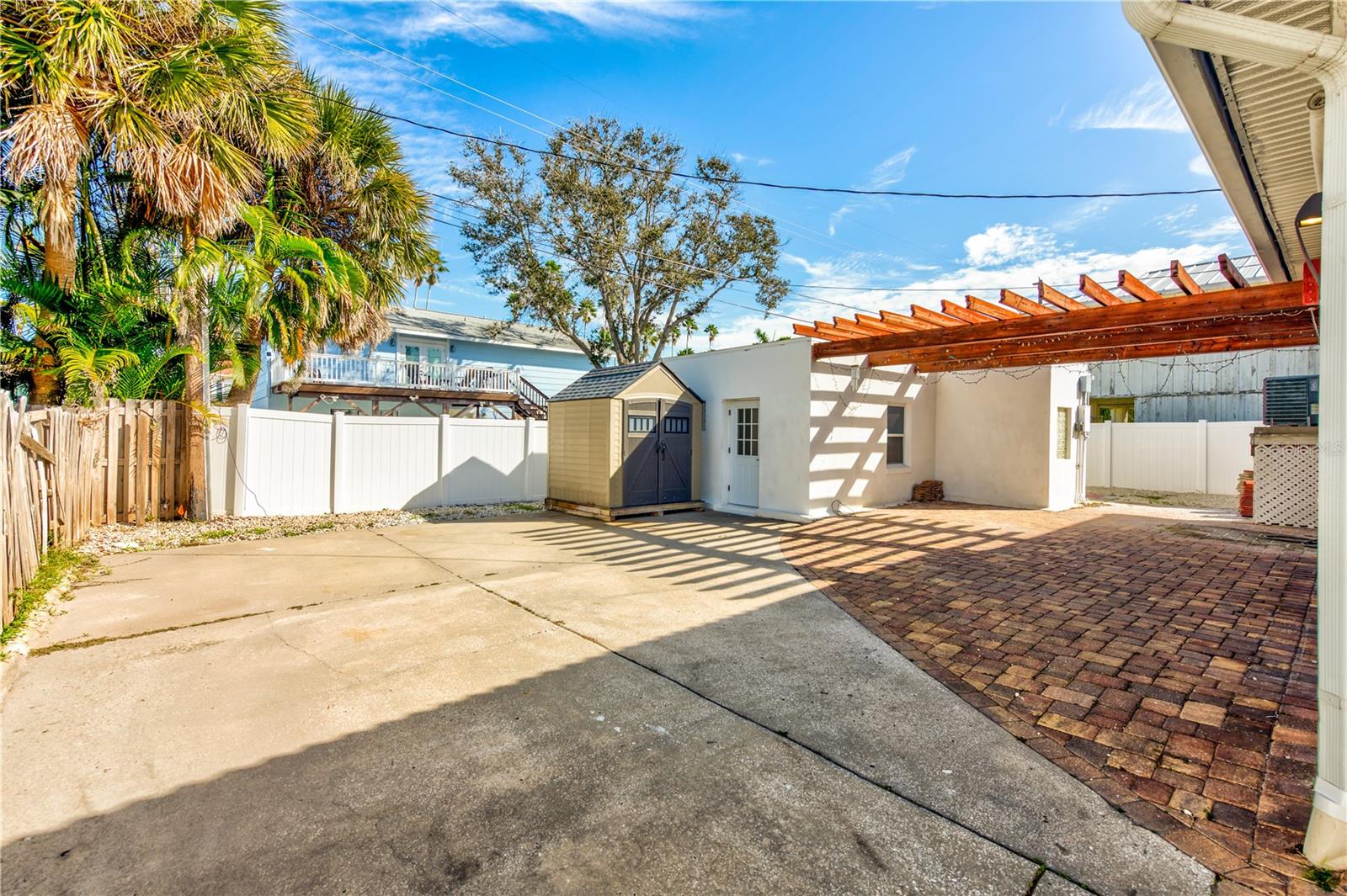 Image 8 of 30 For 16245 Gulf Boulevard