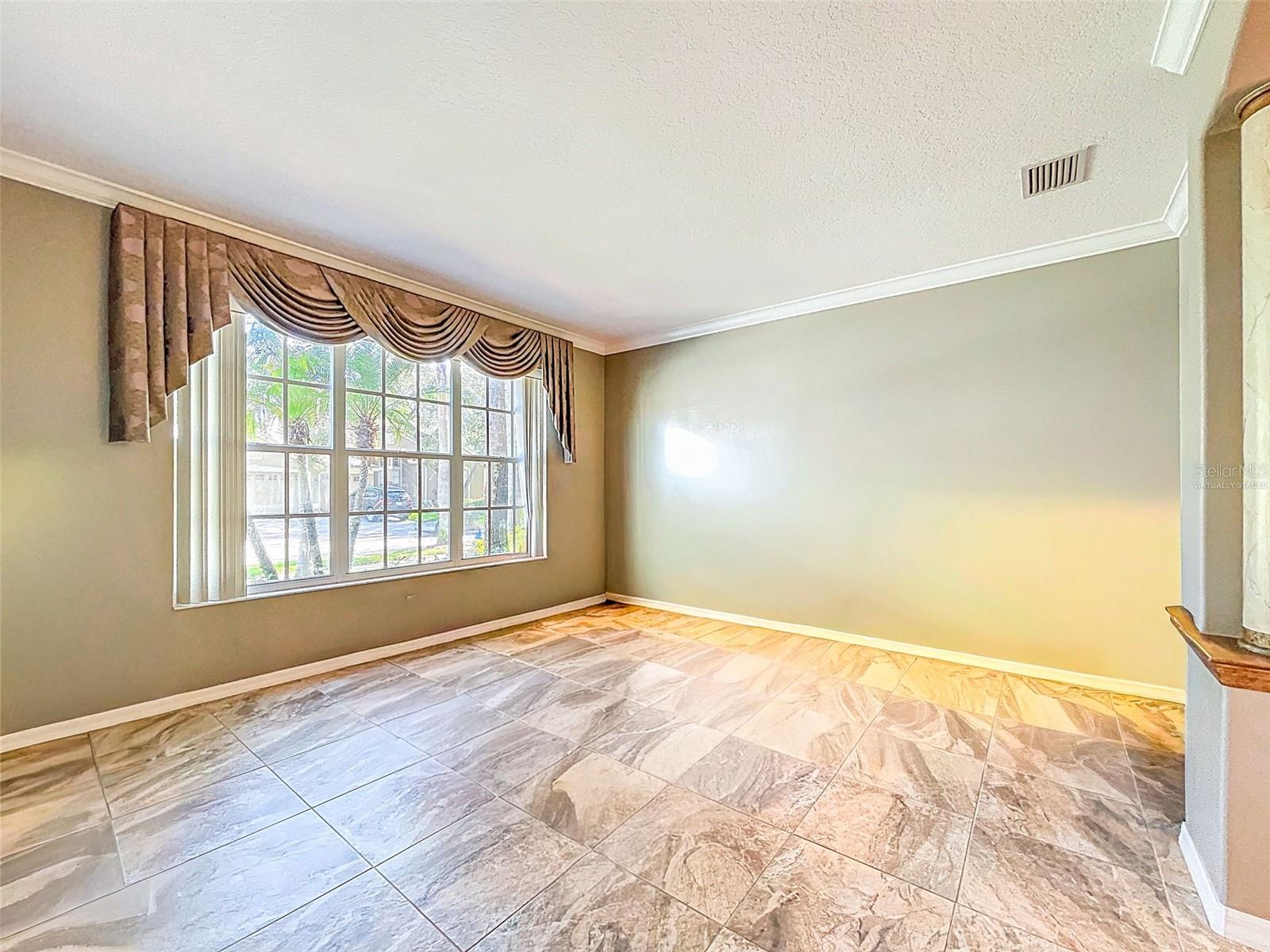 Image 17 of 77 For 1858 Longview Ln