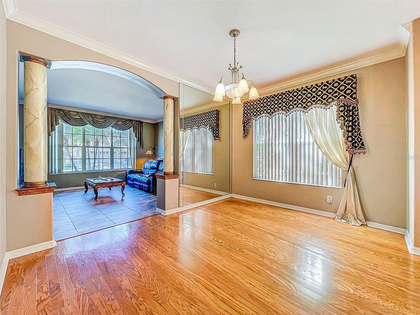 Image 22 of 77 For 1858 Longview Ln