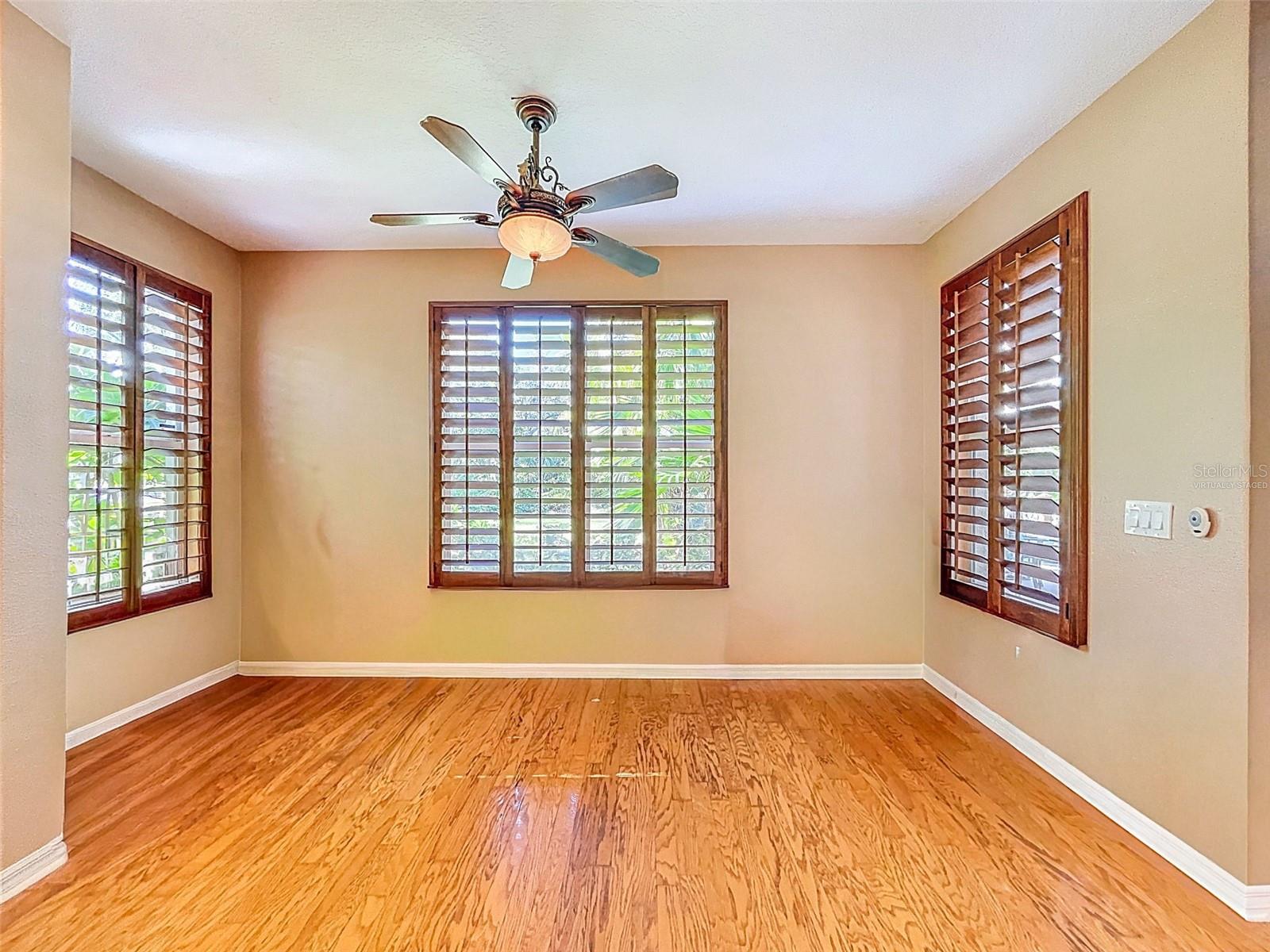 Image 25 of 77 For 1858 Longview Ln