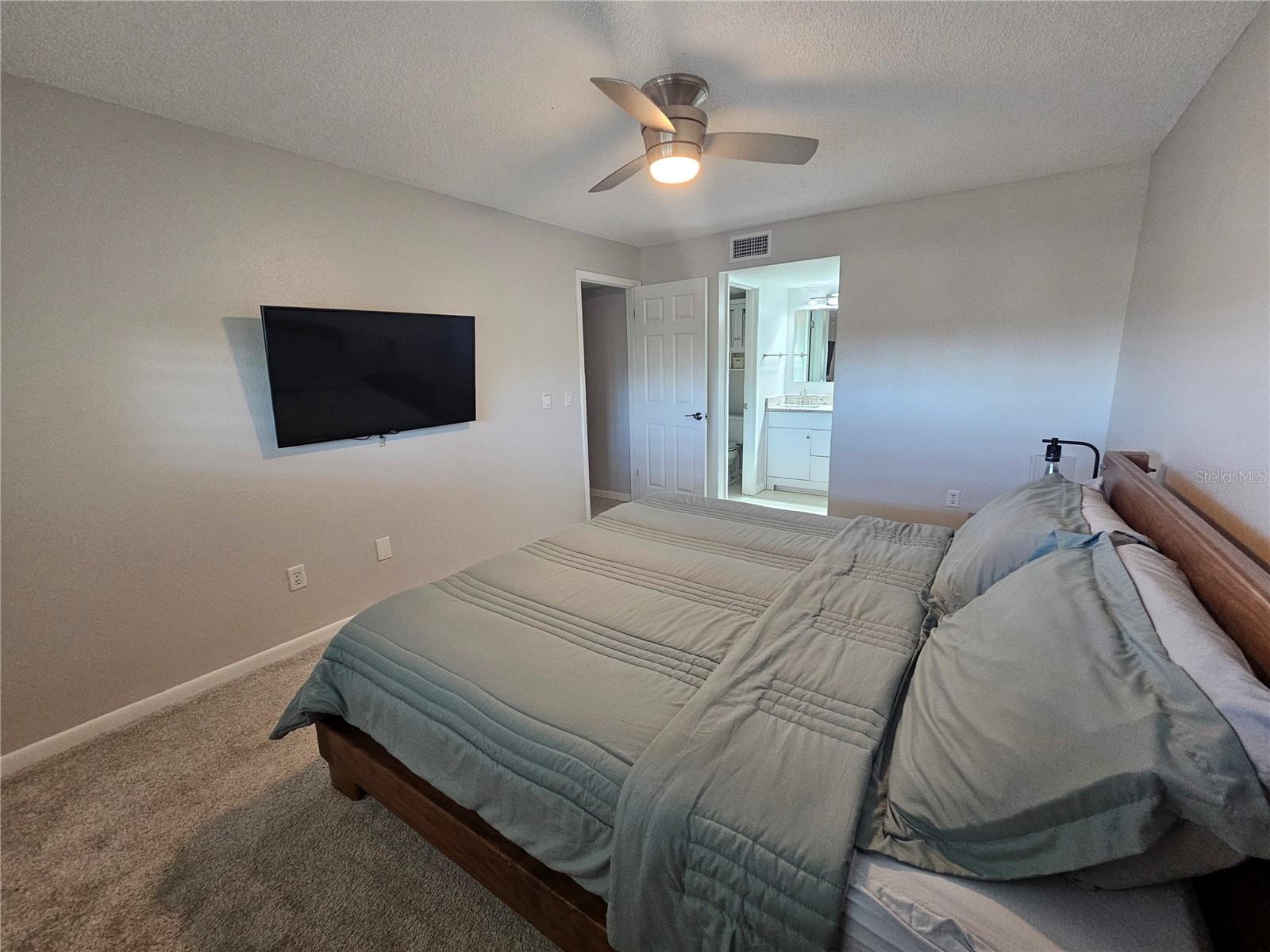 Image 25 of 37 For 1125 Pinellas Bayway S 304